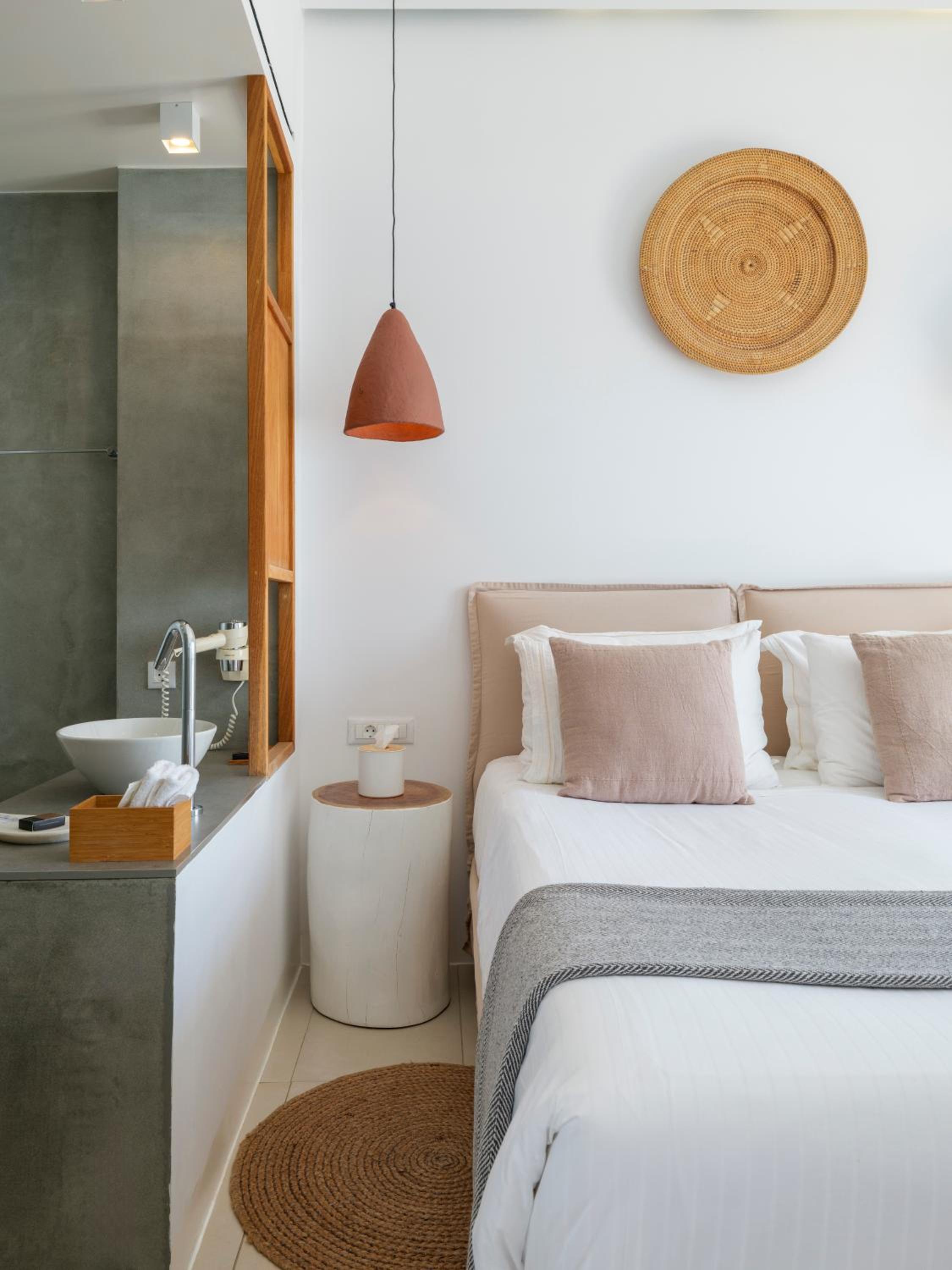 Bluetopia Suites