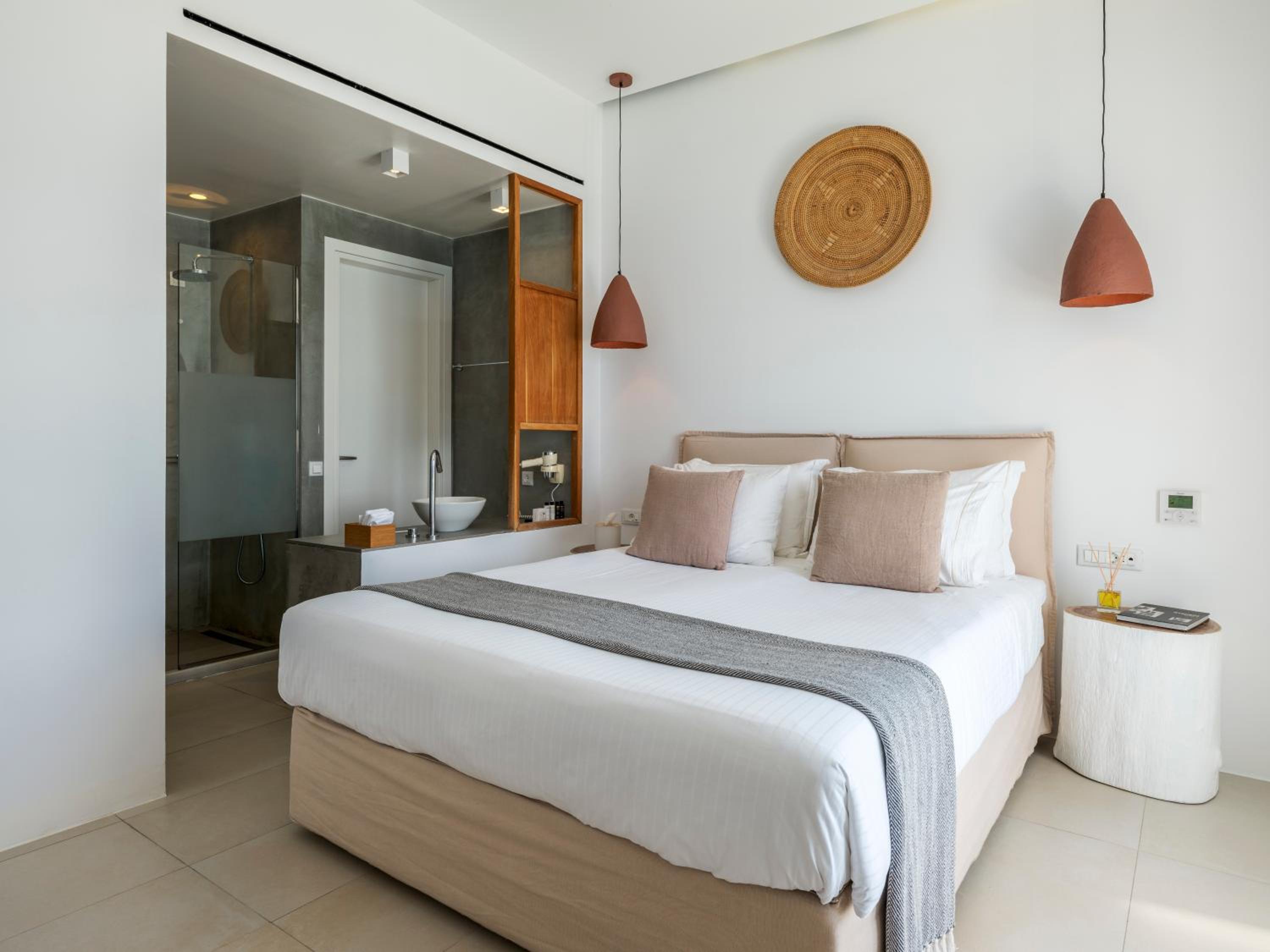 Bluetopia Suites
