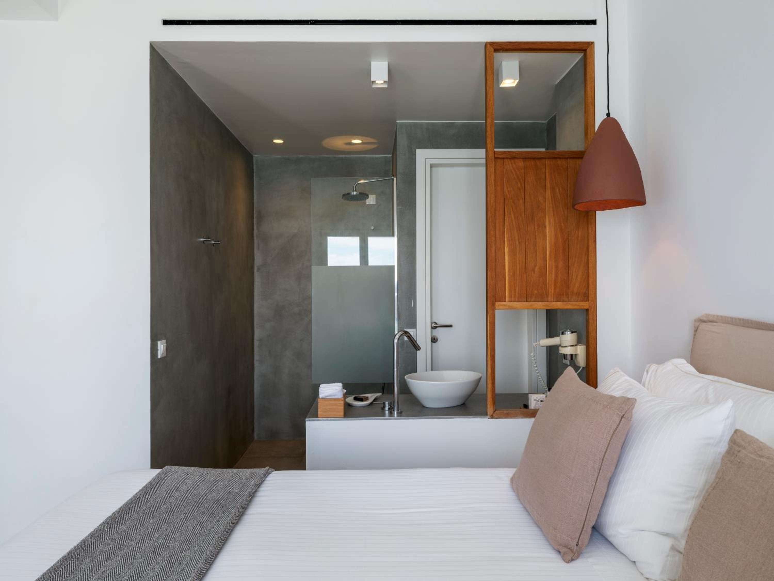 Bluetopia Suites