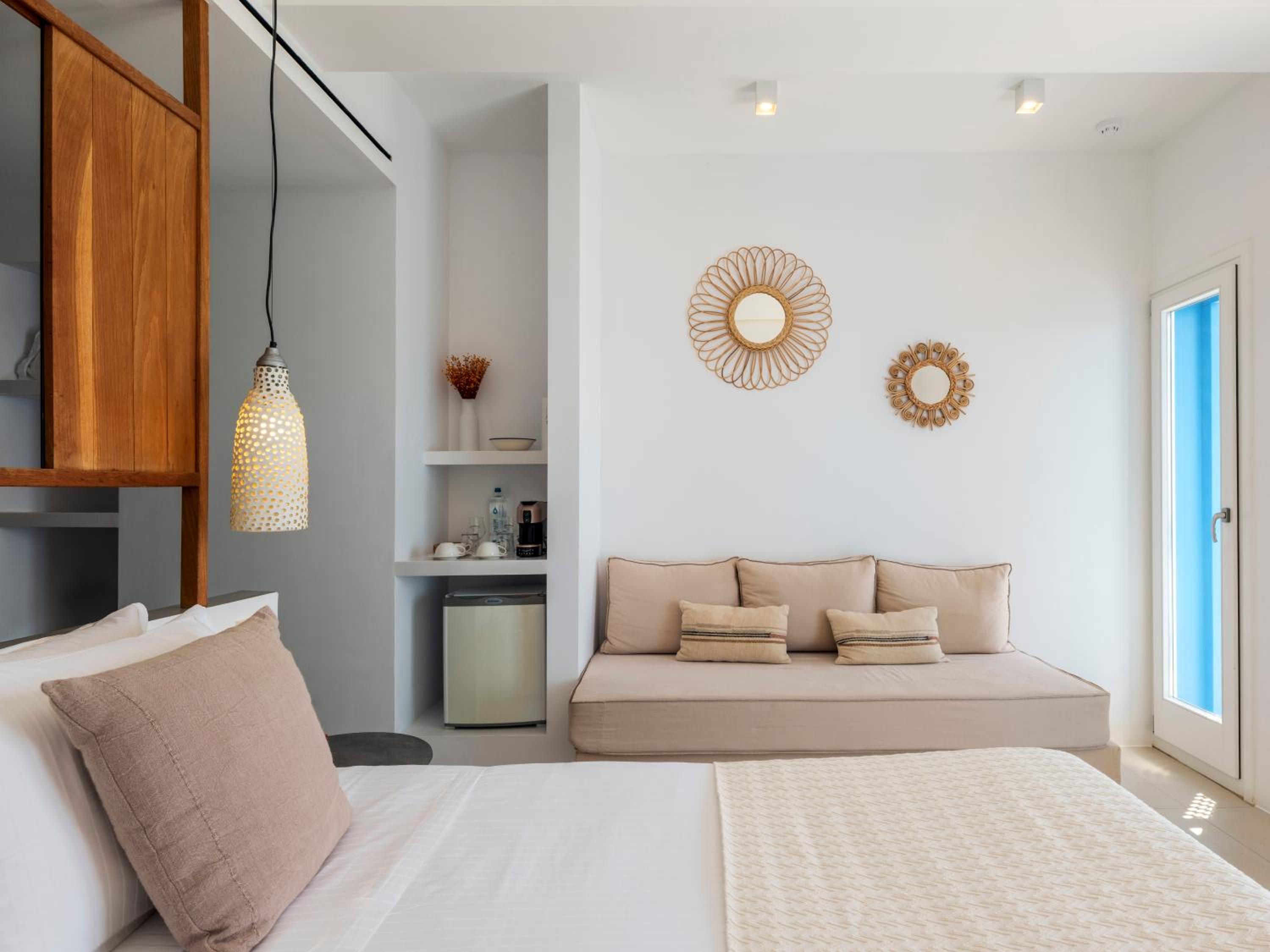 Bluetopia Suites