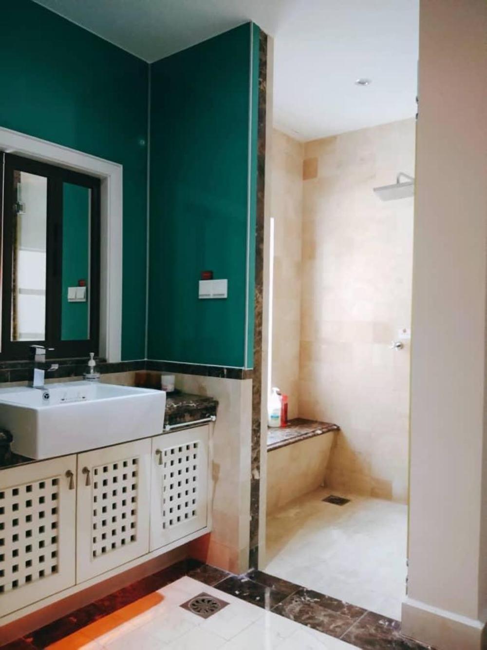 Alpine Deluxe Suite photo 4