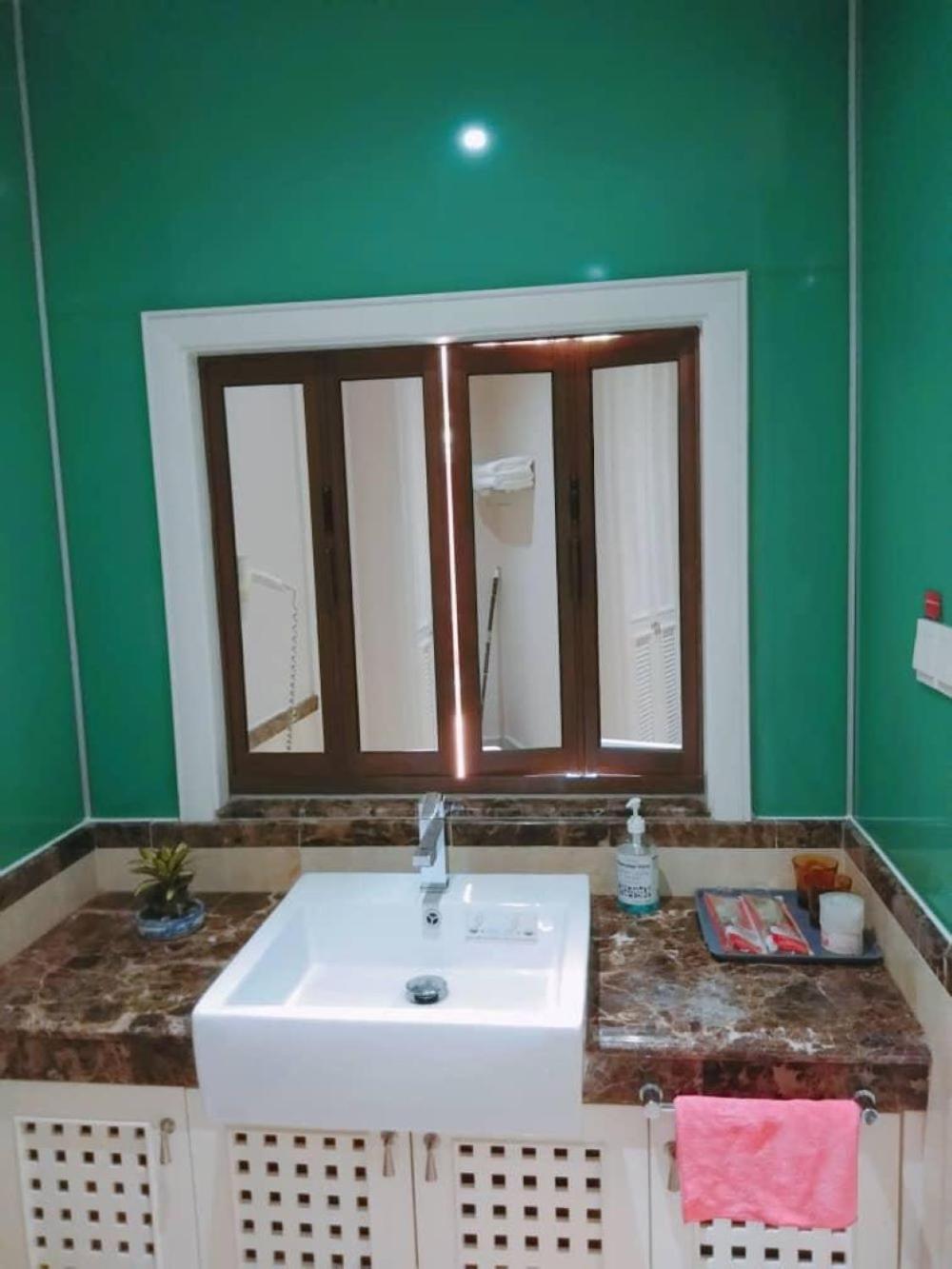 Alpine Deluxe Suite photo 8
