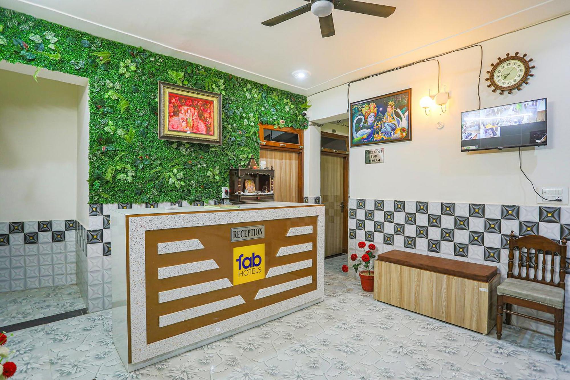 Lobby & Reception