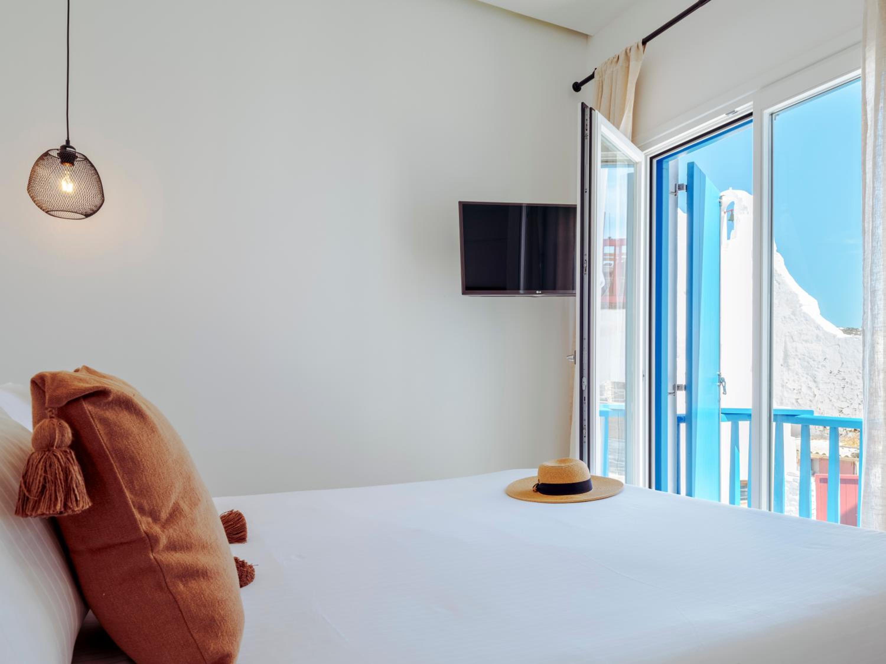 Bluetopia Suites