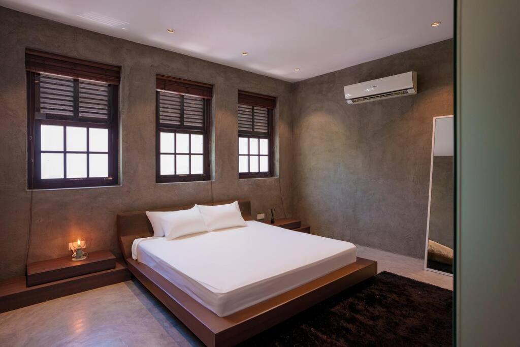 Georgetown Minimalist Elegance 4BR 8Pax