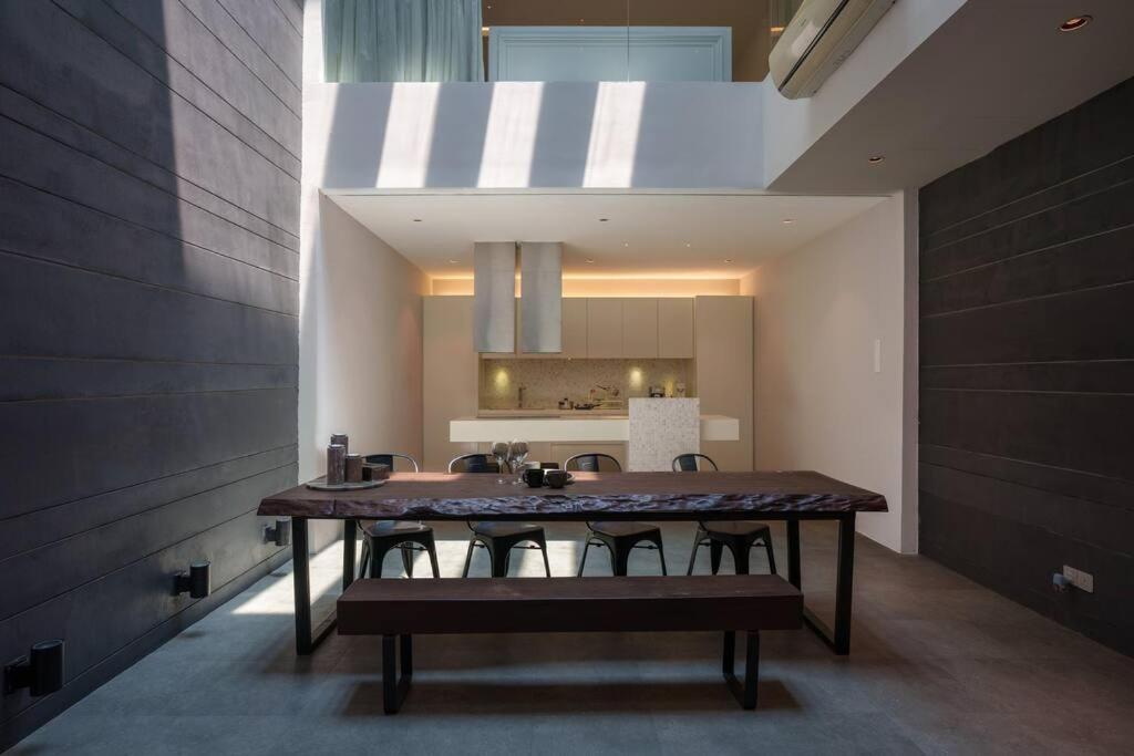 Georgetown Minimalist Elegance 4BR 8Pax