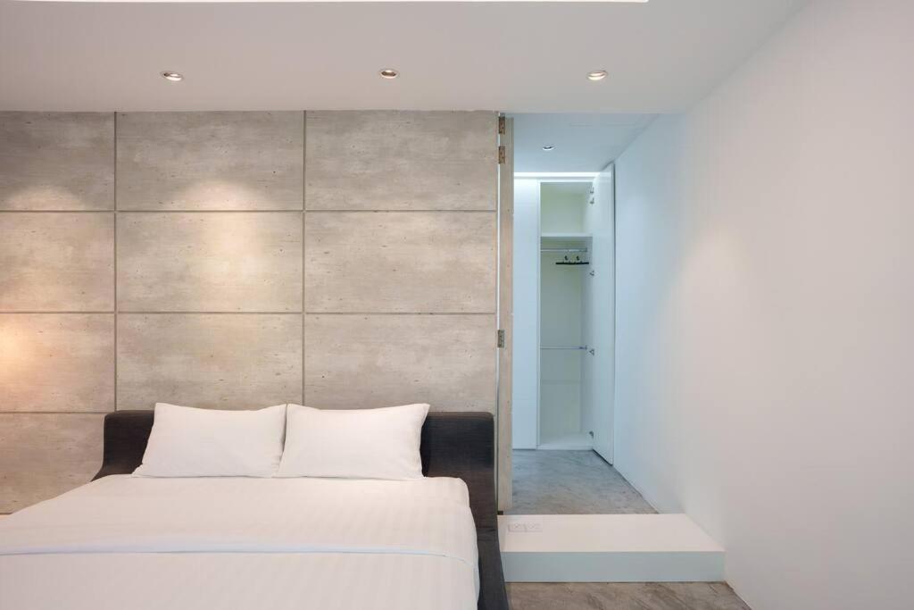 Georgetown Minimalist Elegance 4BR 8Pax