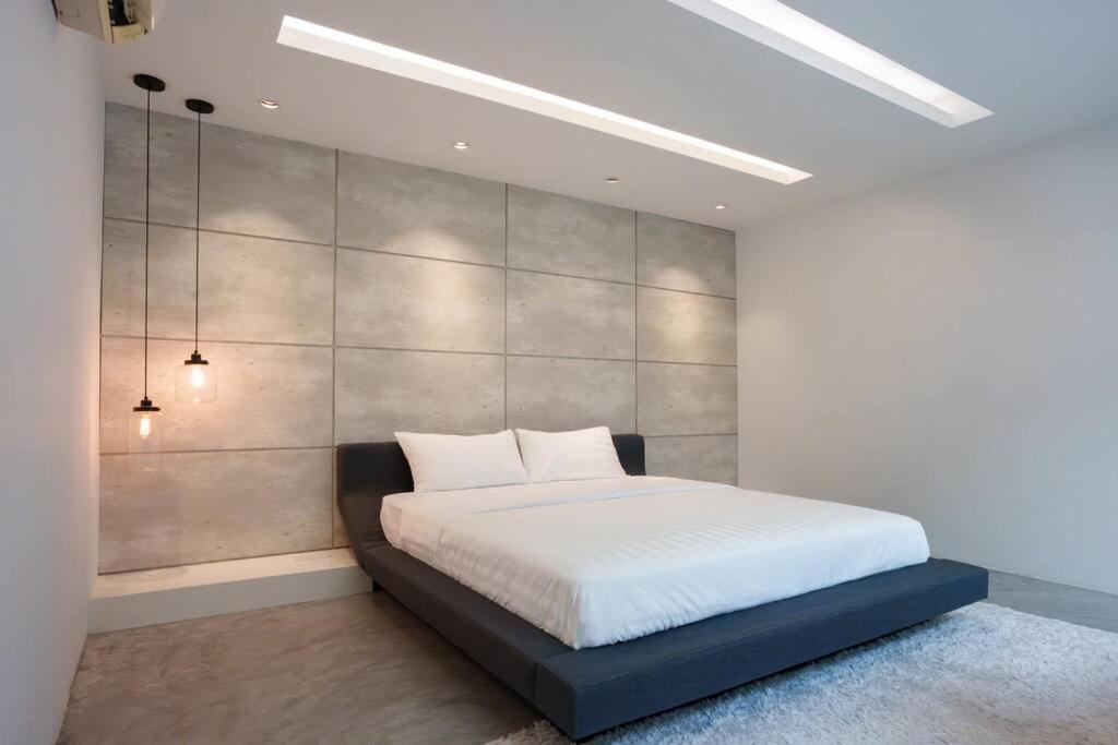 Georgetown Minimalist Elegance 4BR 8Pax