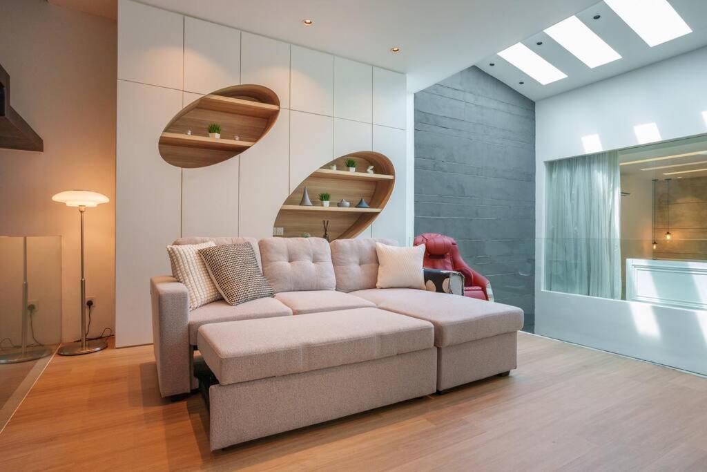 Georgetown Minimalist Elegance 4BR 8Pax