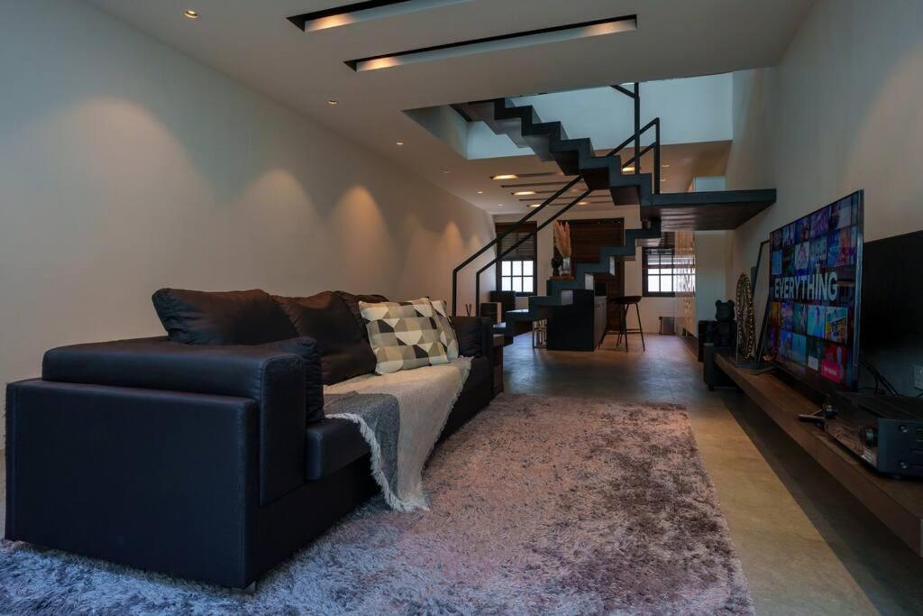 Georgetown Minimalist Elegance 4BR 8Pax