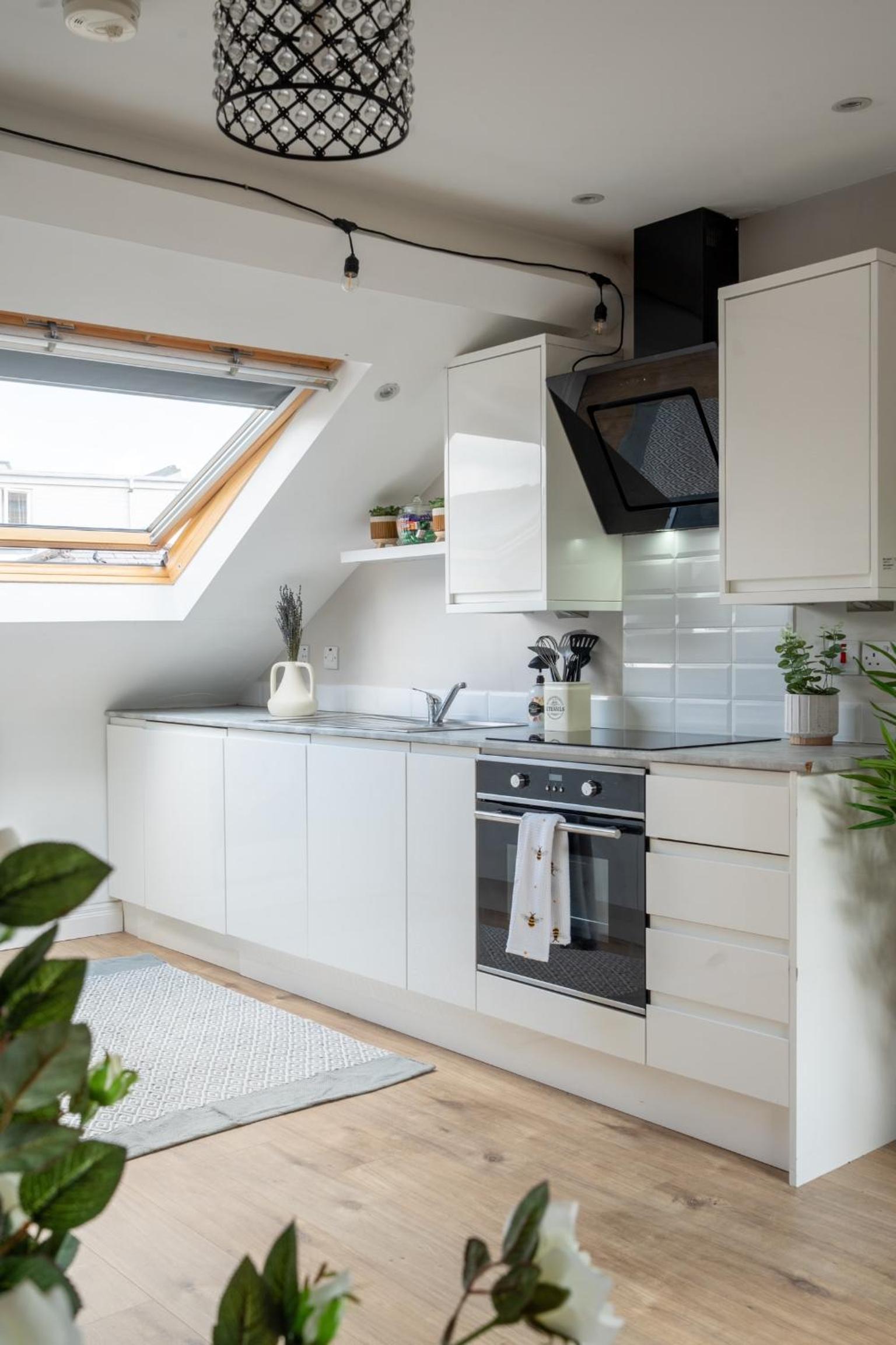 The Botanic Way - City Centre Duplex with Free Parking and City Views view 3