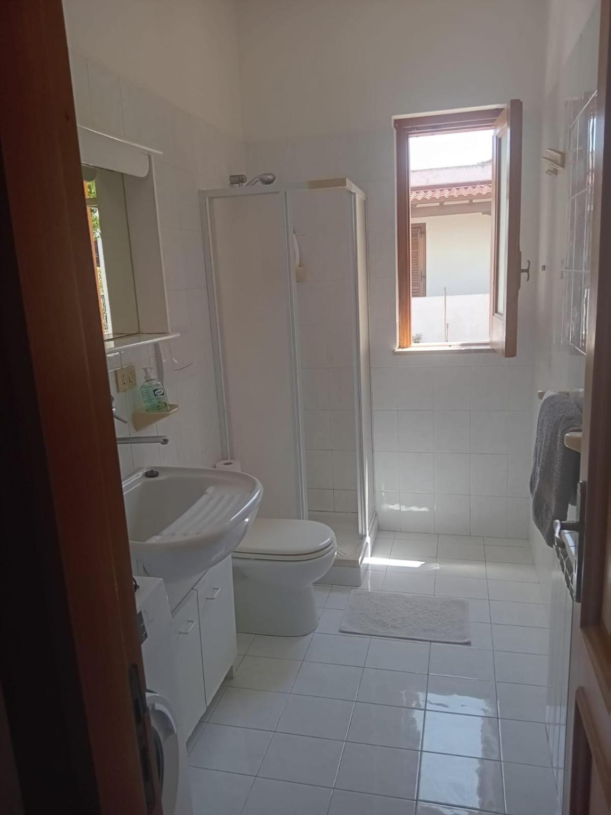 Relax near the center, bedroom with private bathroom