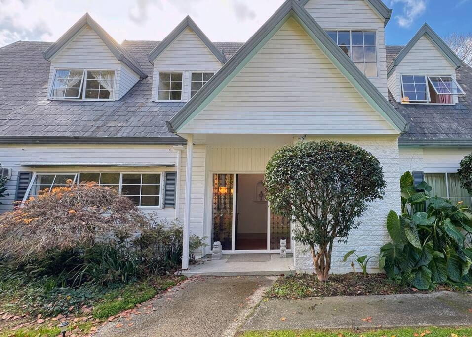 5Rooms life-style in City—“Golden Harvest Retreat”
