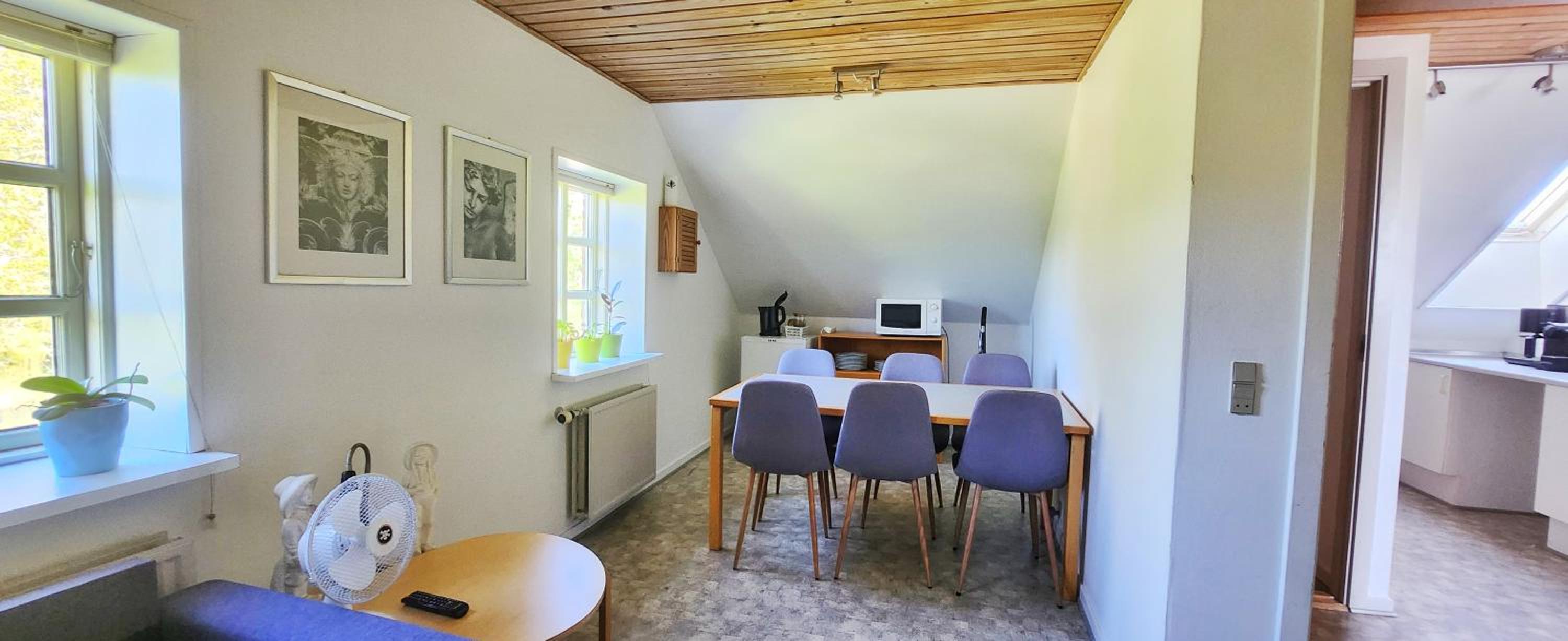 Quiet and cozy apartment close to nature in villa. view 3