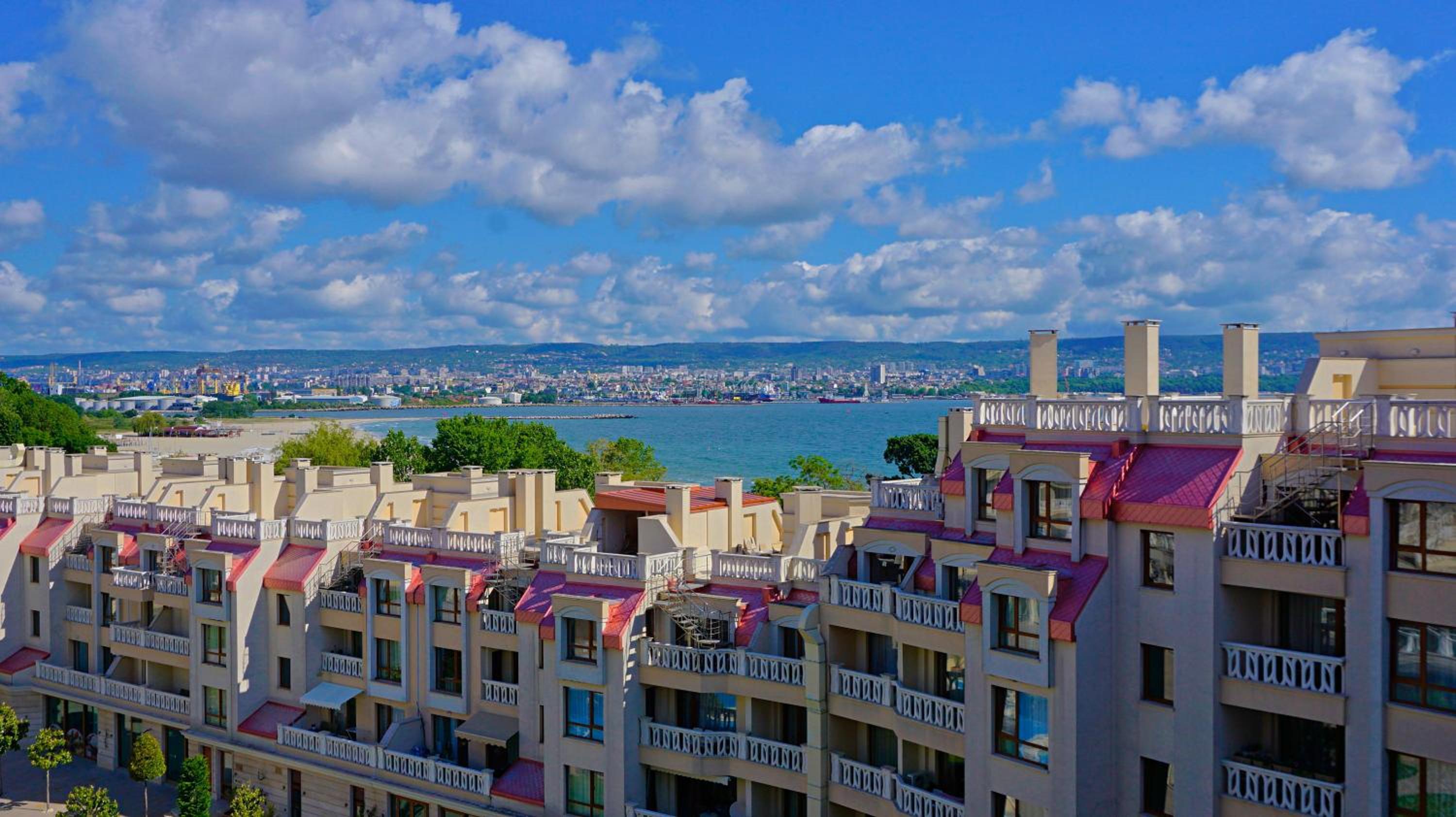 Апартаменти Варна Саут на плажа 2 - Varna South Apartments on the beach 2