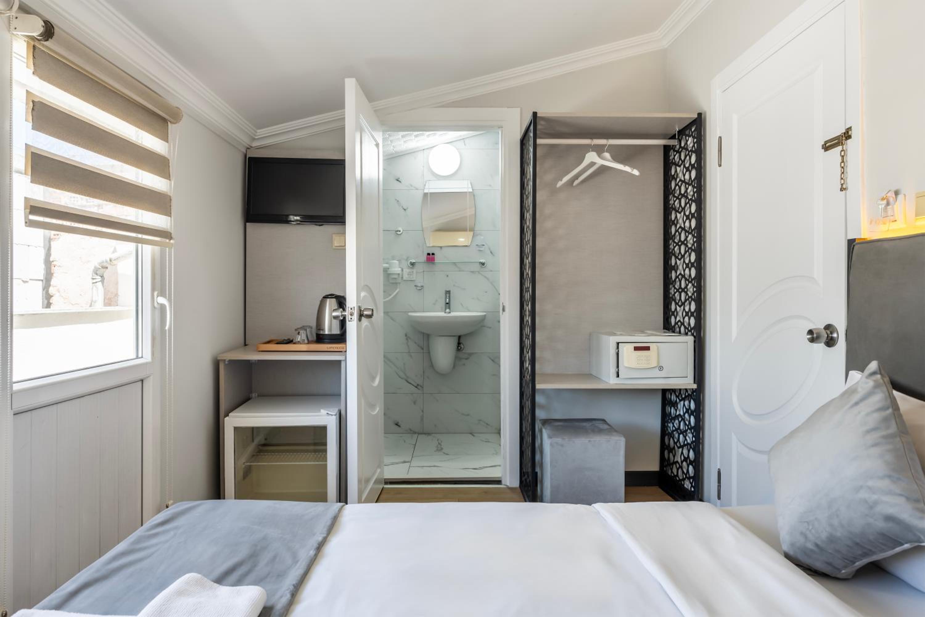 Taksim Trust Otel & Süitler - Image 22