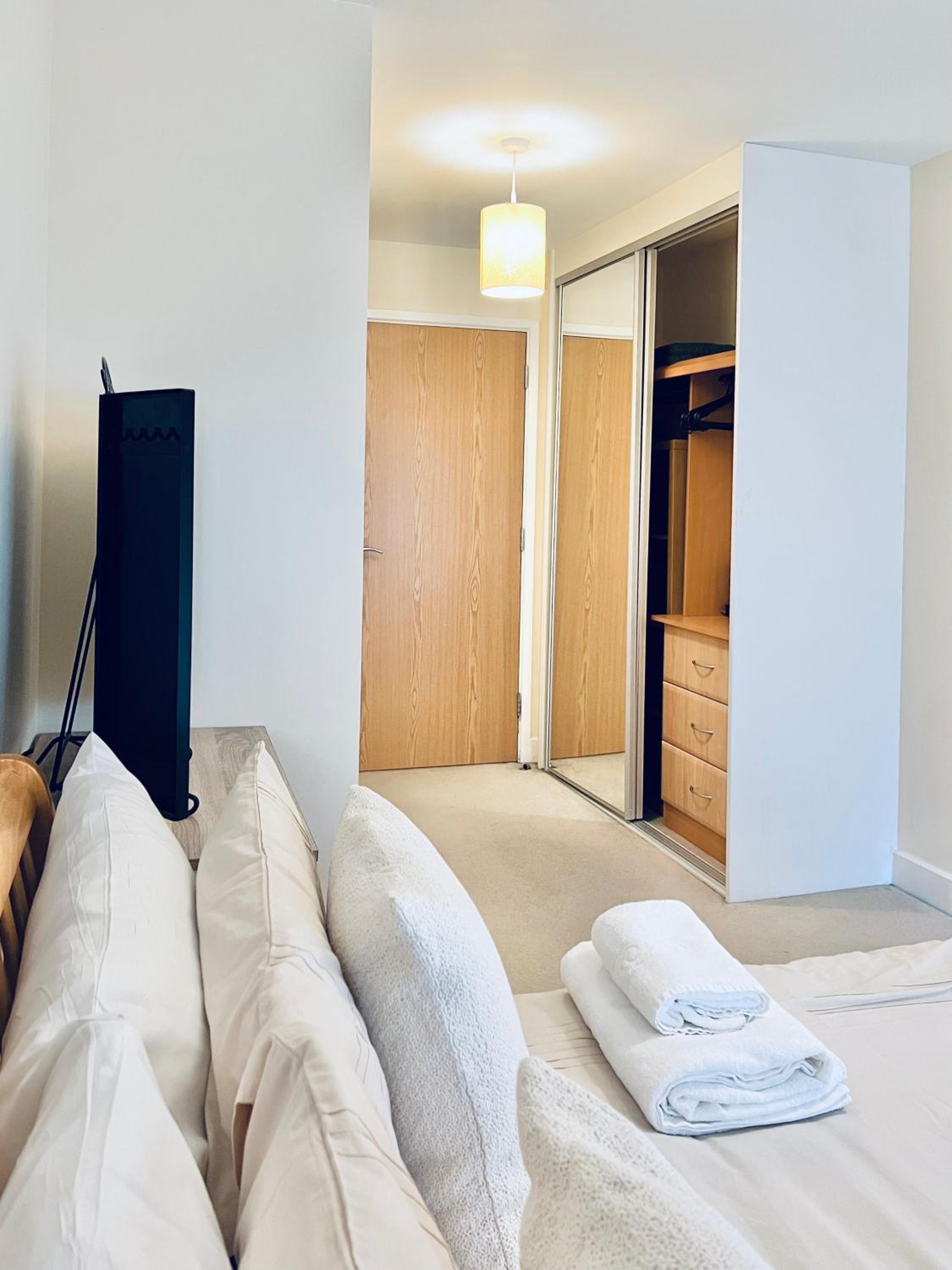 Canada Water SE16 7AQ 2bed apartment