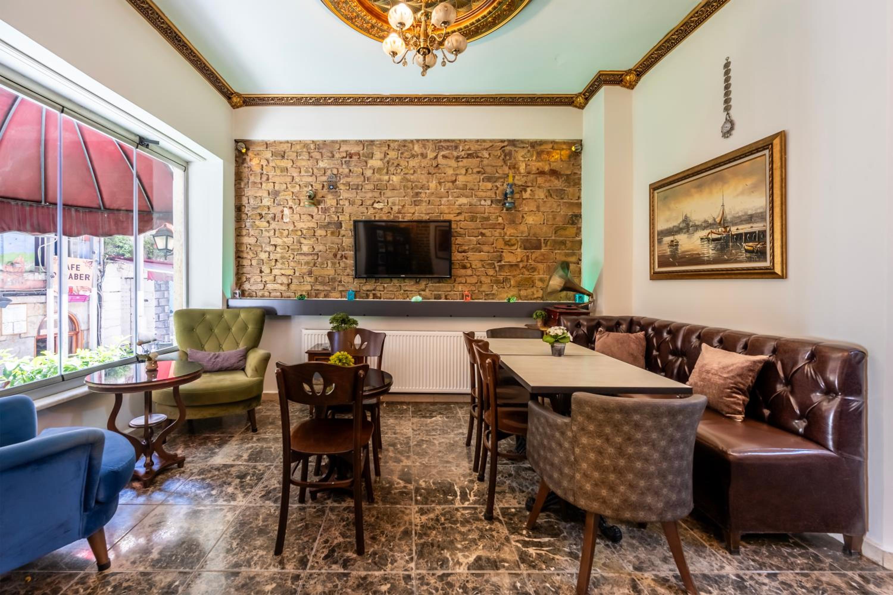 Taksim Trust Otel & Süitler - Image 34