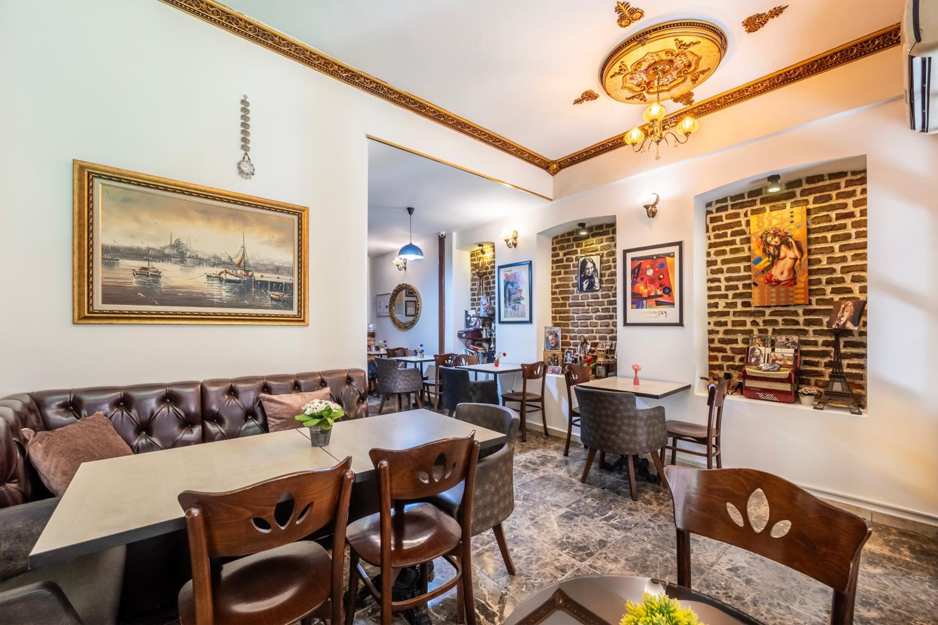 Taksim Trust Otel & Süitler - Image 40