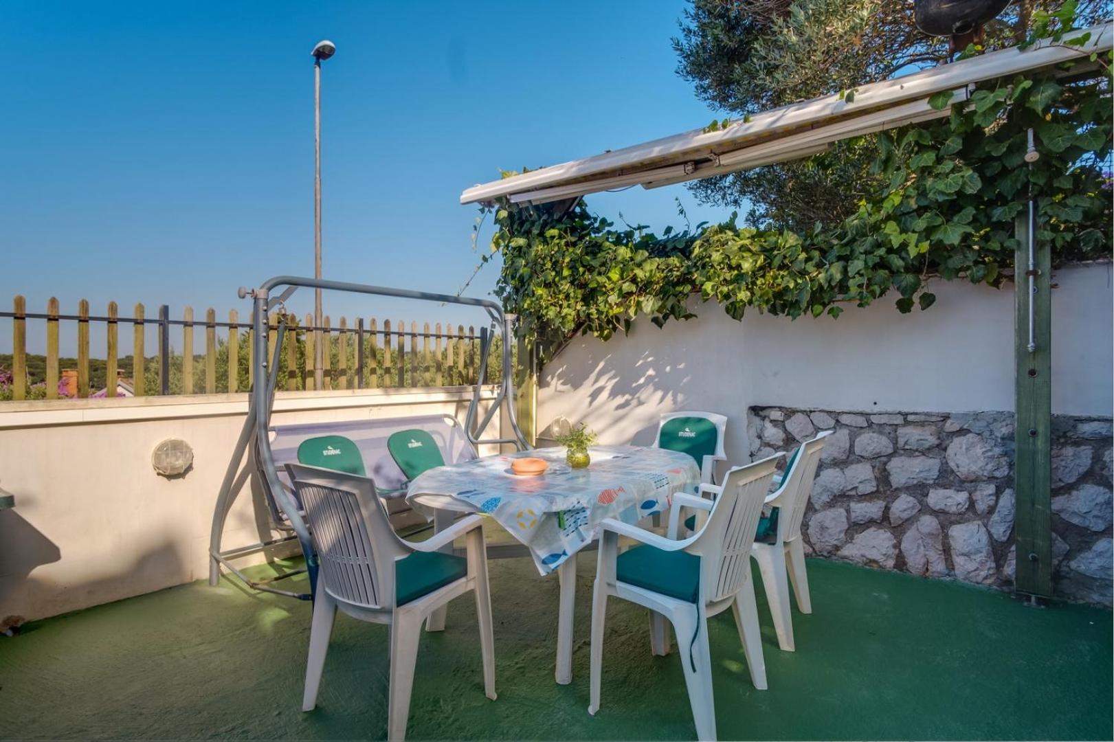 Modern App Pinija with terrace & BBQ, Mali Lošinj