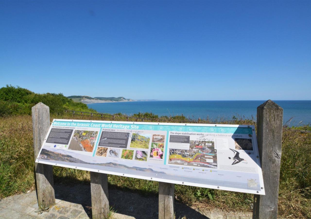 3 Bed in Lyme Regis oc-s27857