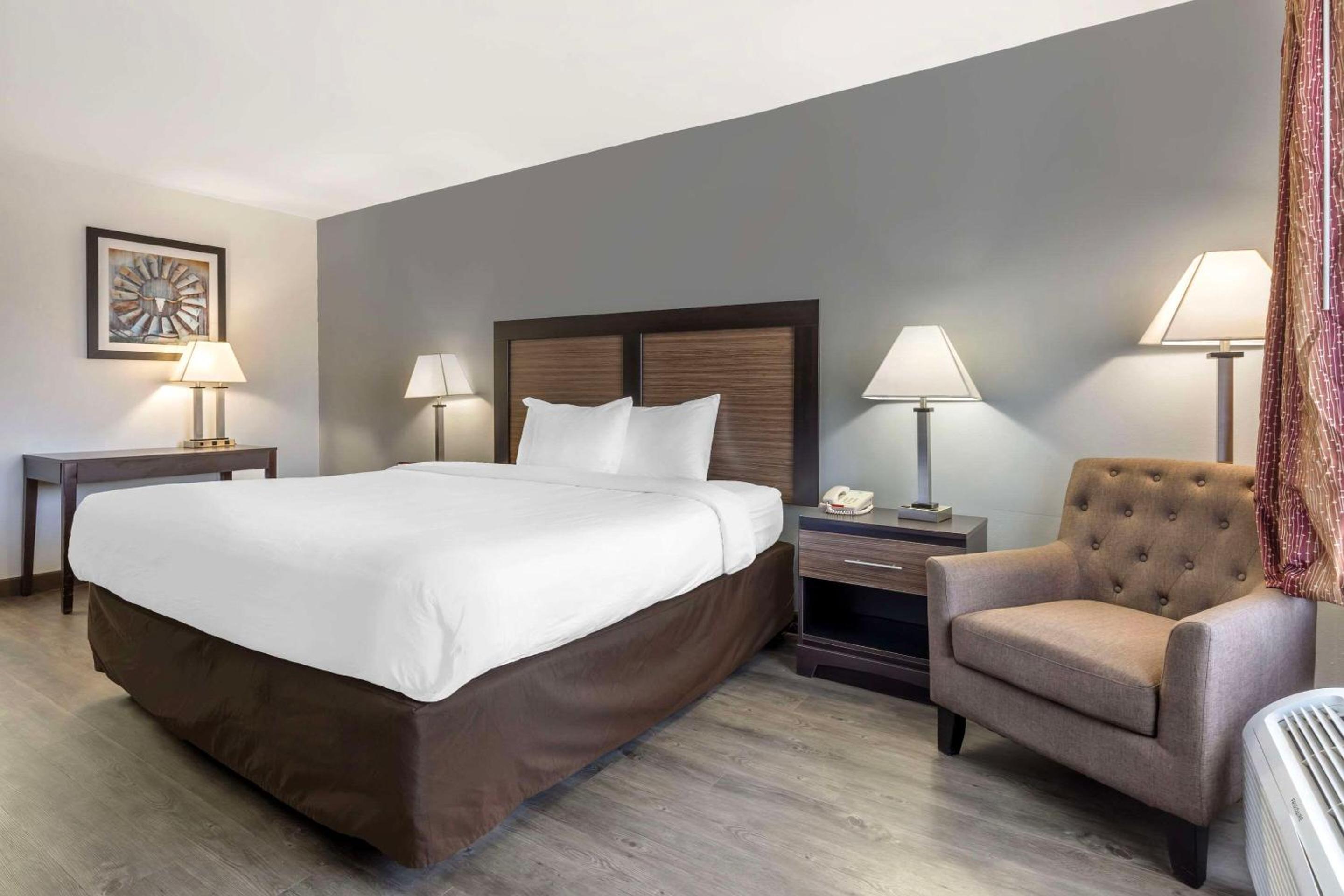 Gainesville Vacations - Quality Inn Gainesville - Property Image 17