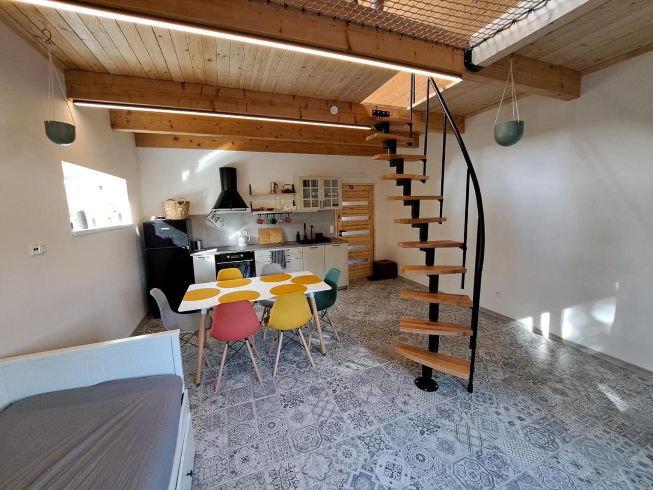 Apartmán se saunou a vinný sklep Živjeli