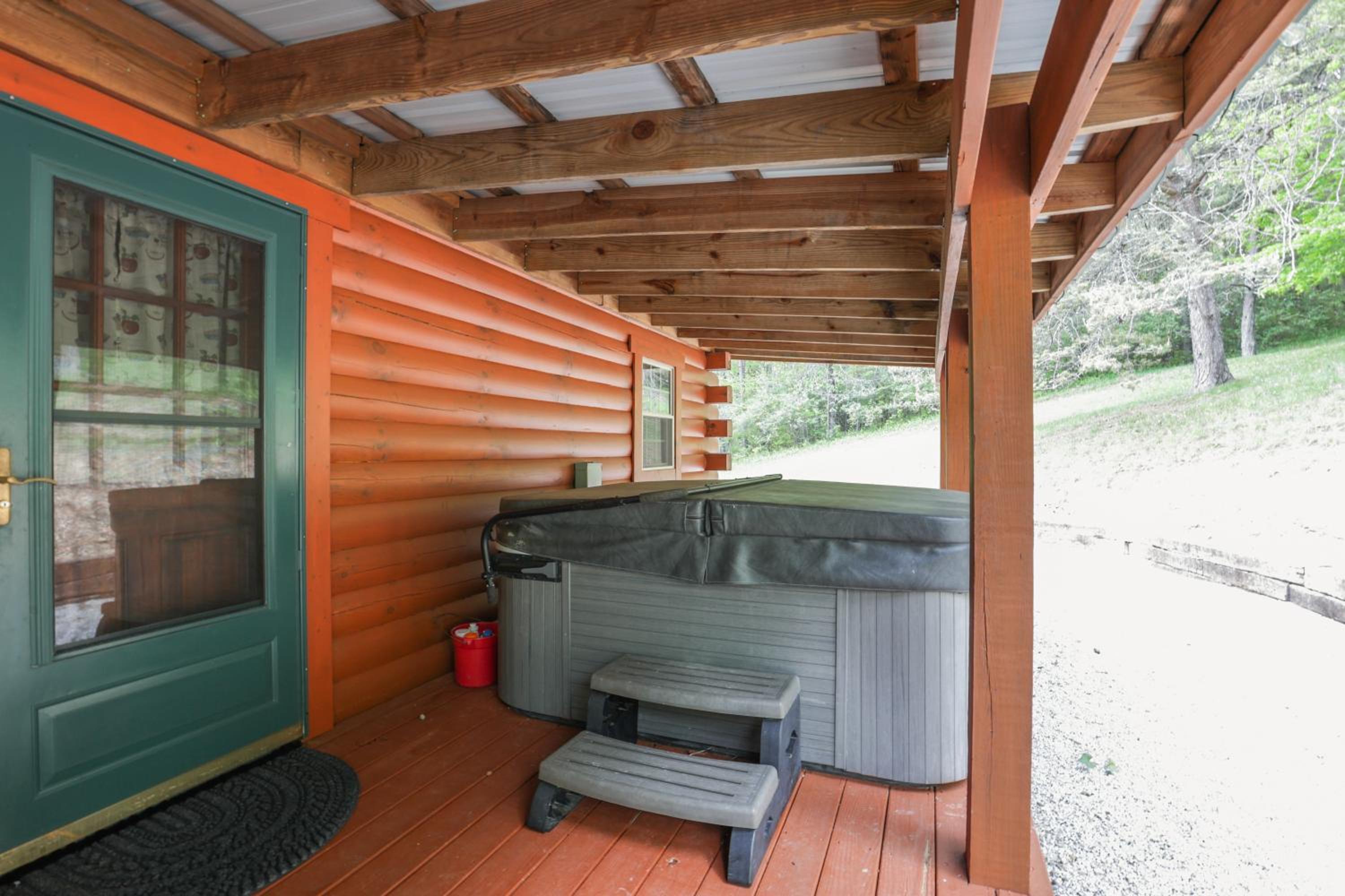Summer cabin with Dome, Sauna, Hot Tub, Pickleball, Firepit view 4