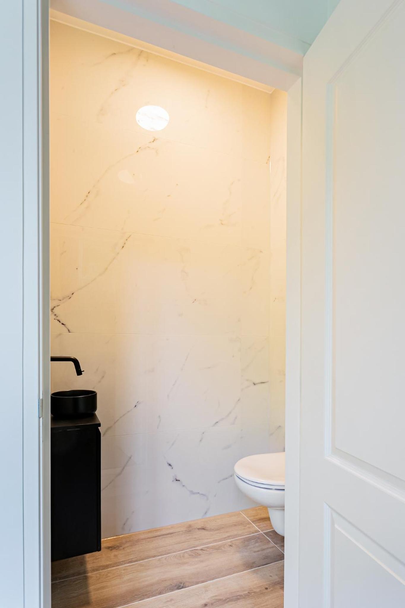 Stylish apartment next to the Amstel River - Unit C