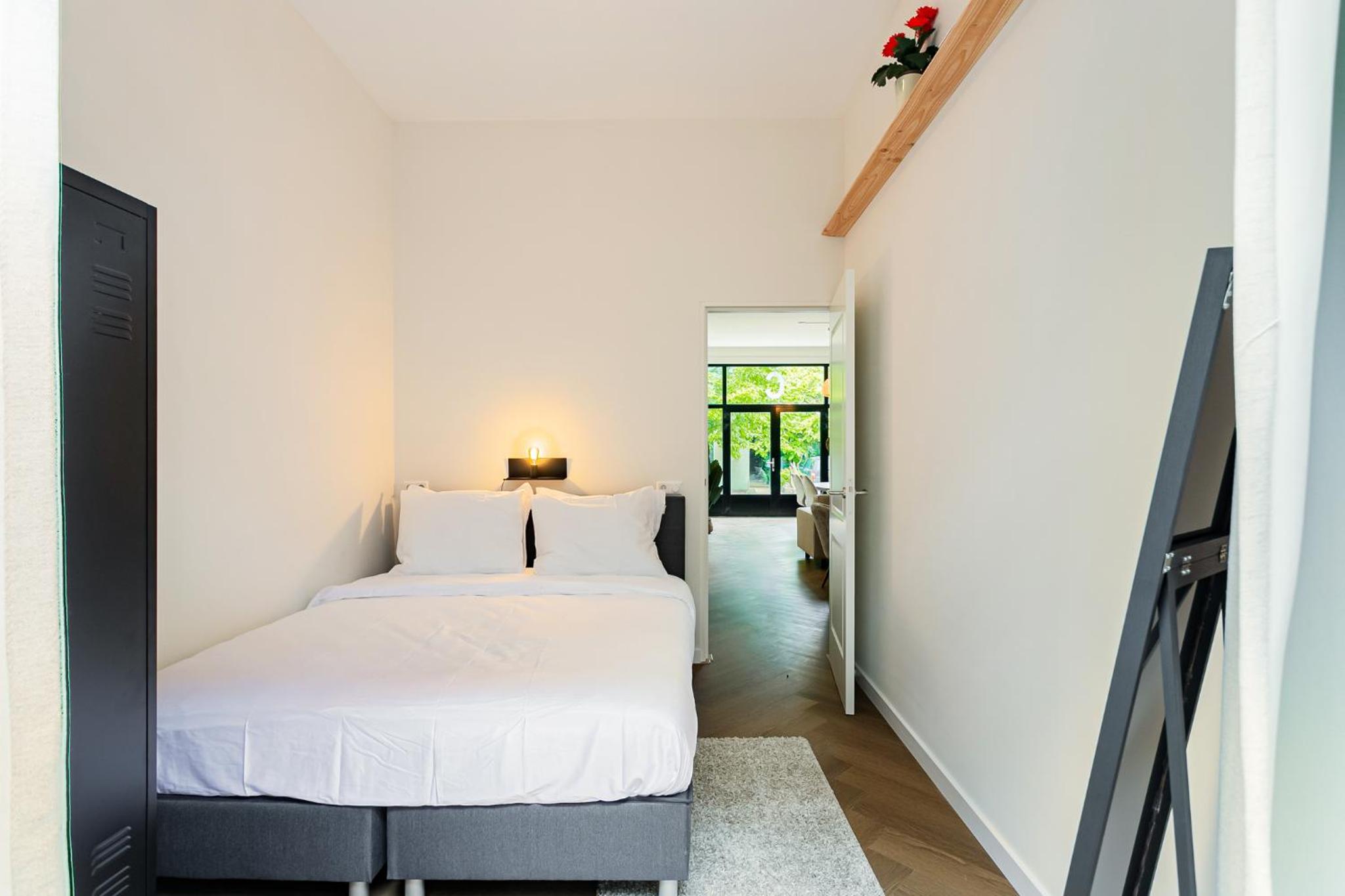 Stylish apartment next to the Amstel River - Unit C