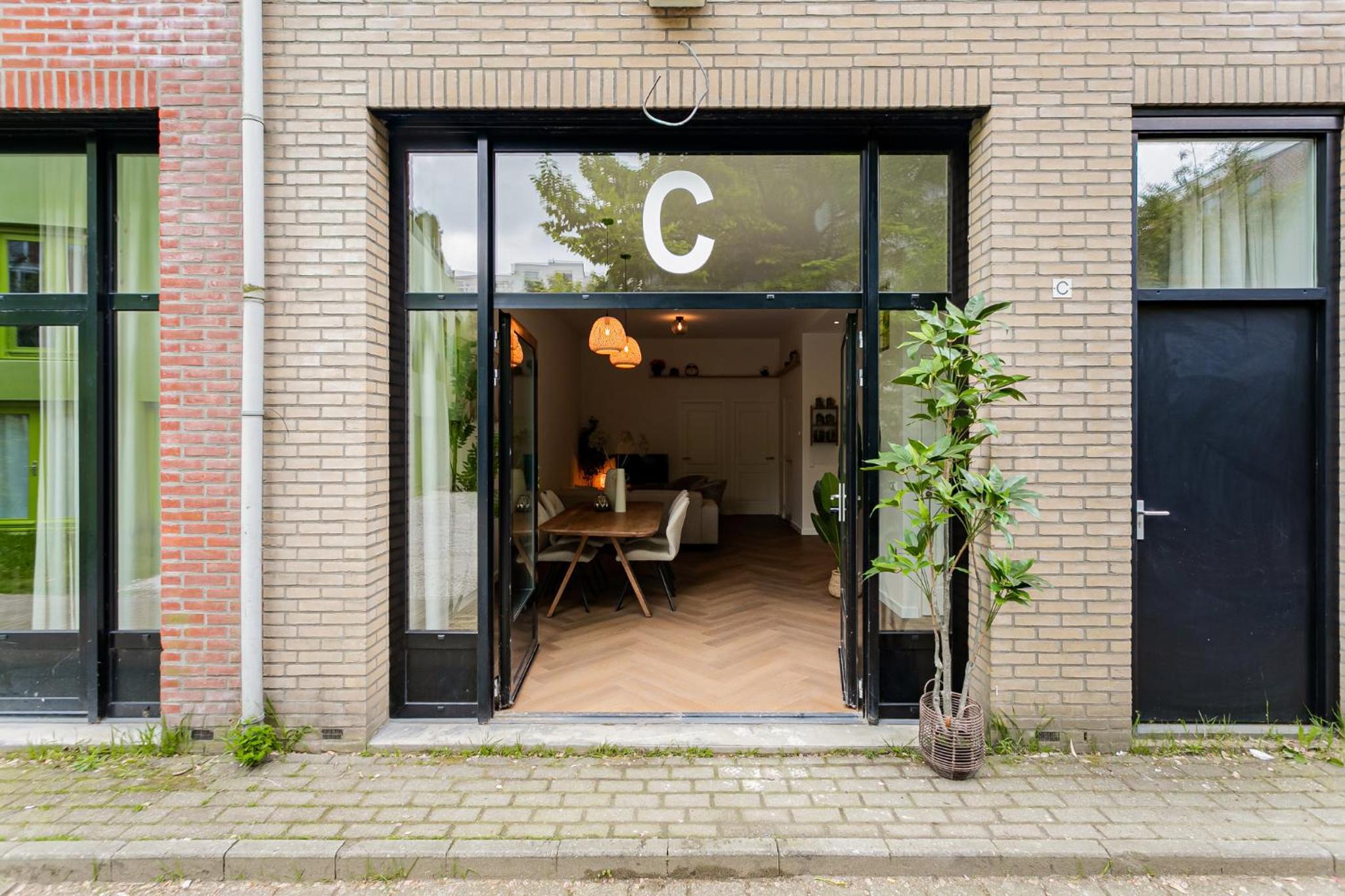 Stylish apartment next to the Amstel River - Unit C