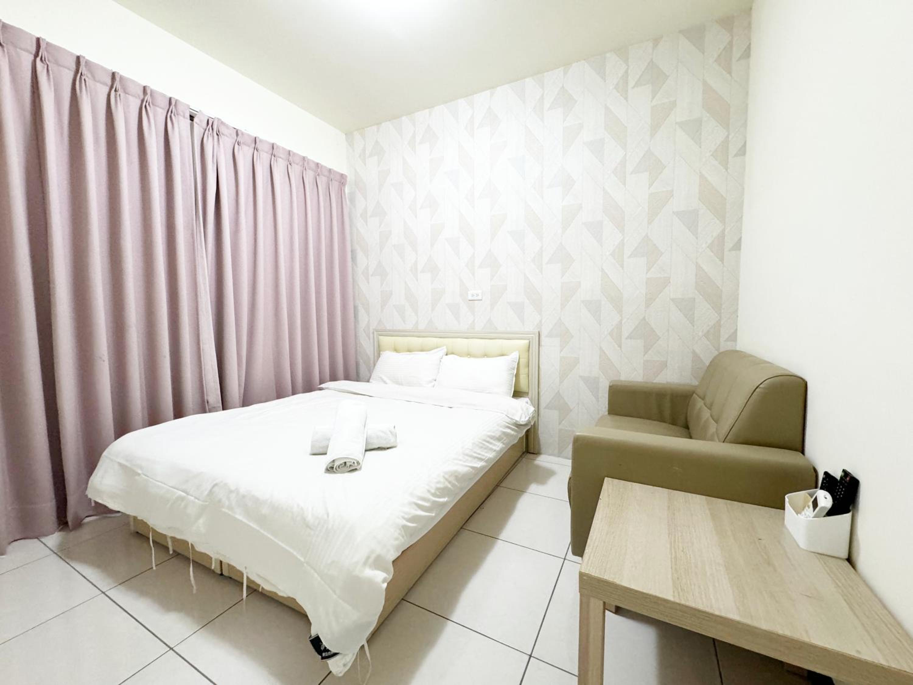 Taichung Vacations - Day Day Fengjia - Property Image 1