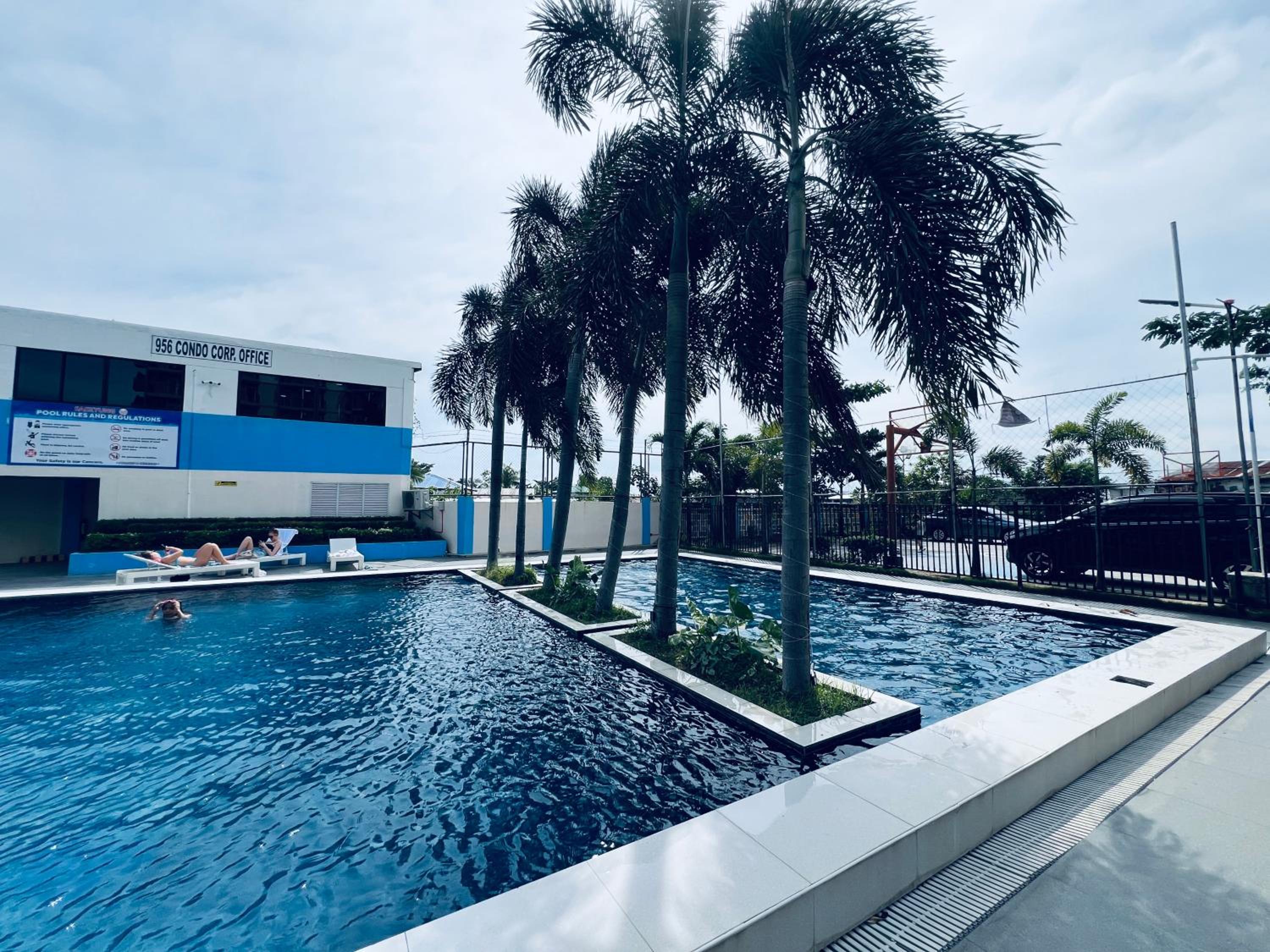 Affordable Condo with Fast Wifi & Near Airport