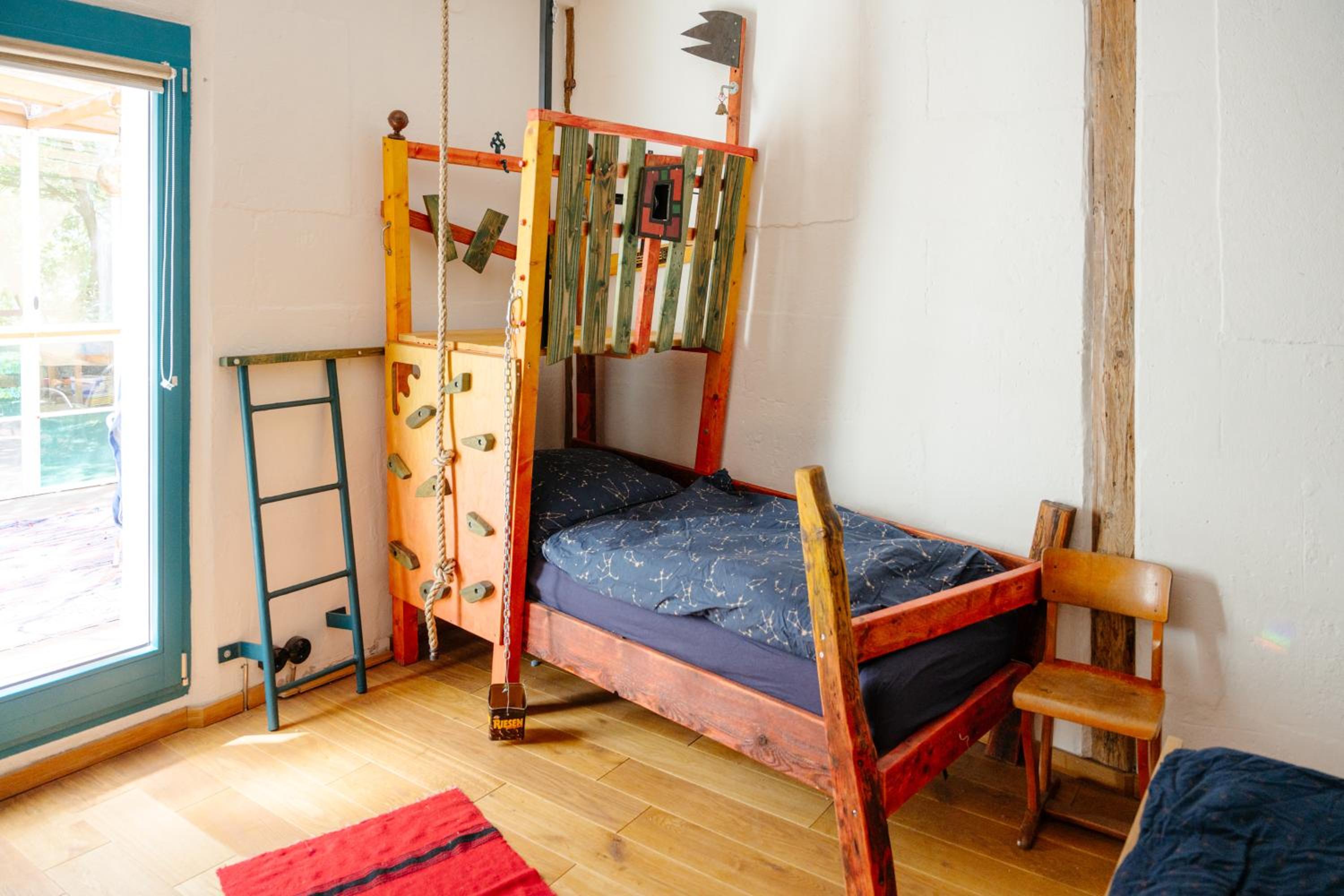 The Upholstery Tinyhouse Deluxe Eco Chalet Kreativ Citynah