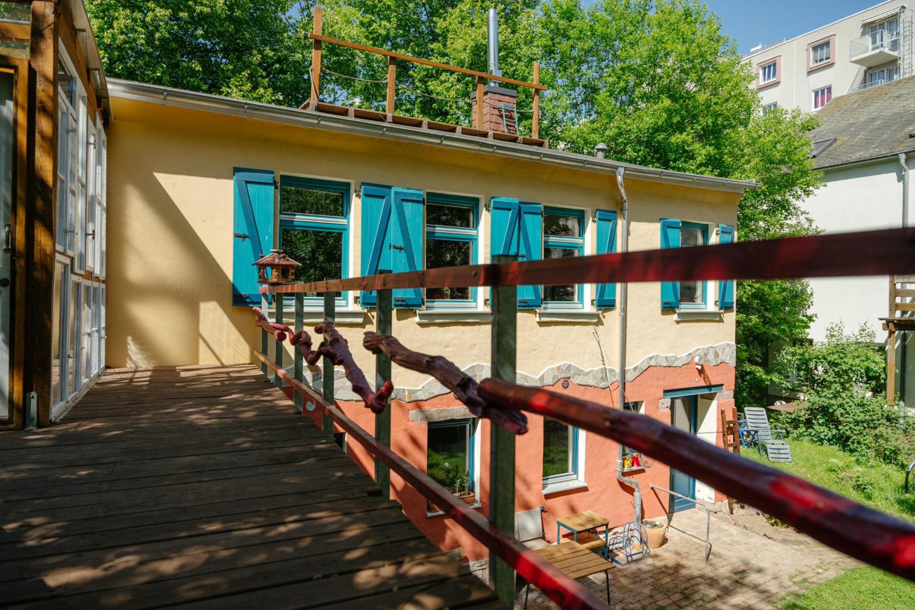 The Upholstery Tinyhouse Deluxe Eco Chalet Kreativ Citynah