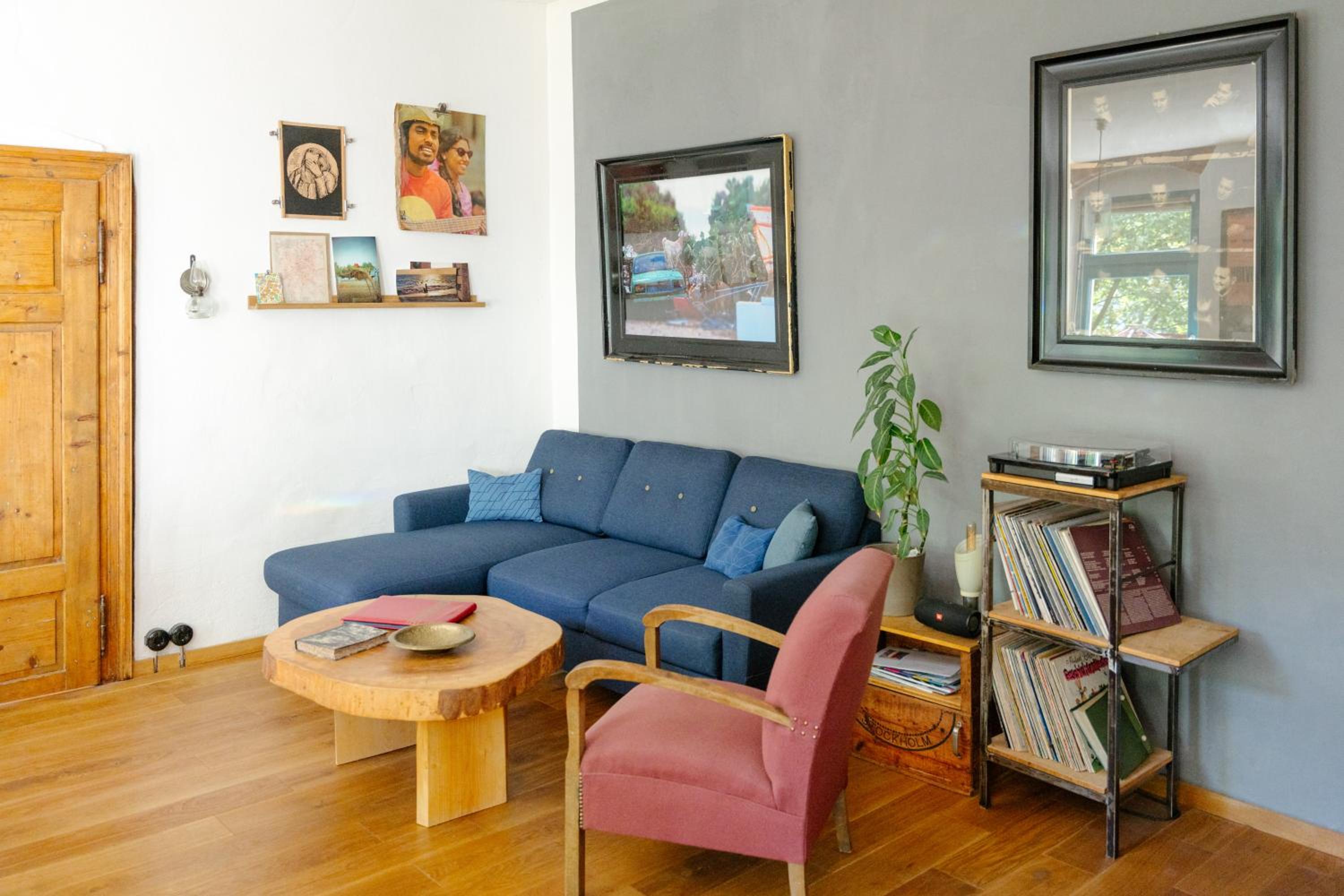 The Upholstery Tinyhouse Deluxe Eco Chalet Kreativ Citynah