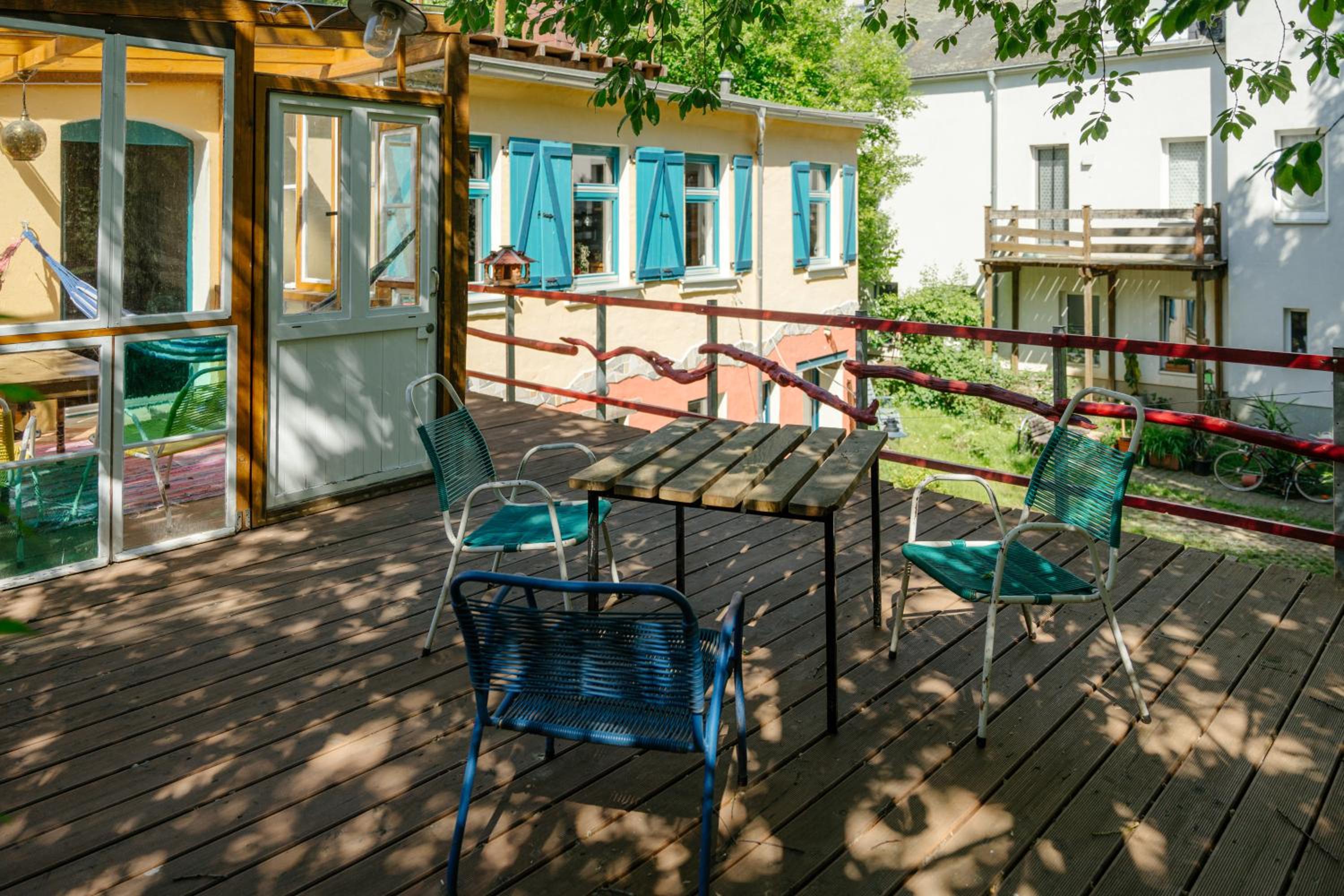 The Upholstery Tinyhouse Deluxe Eco Chalet Kreativ Citynah