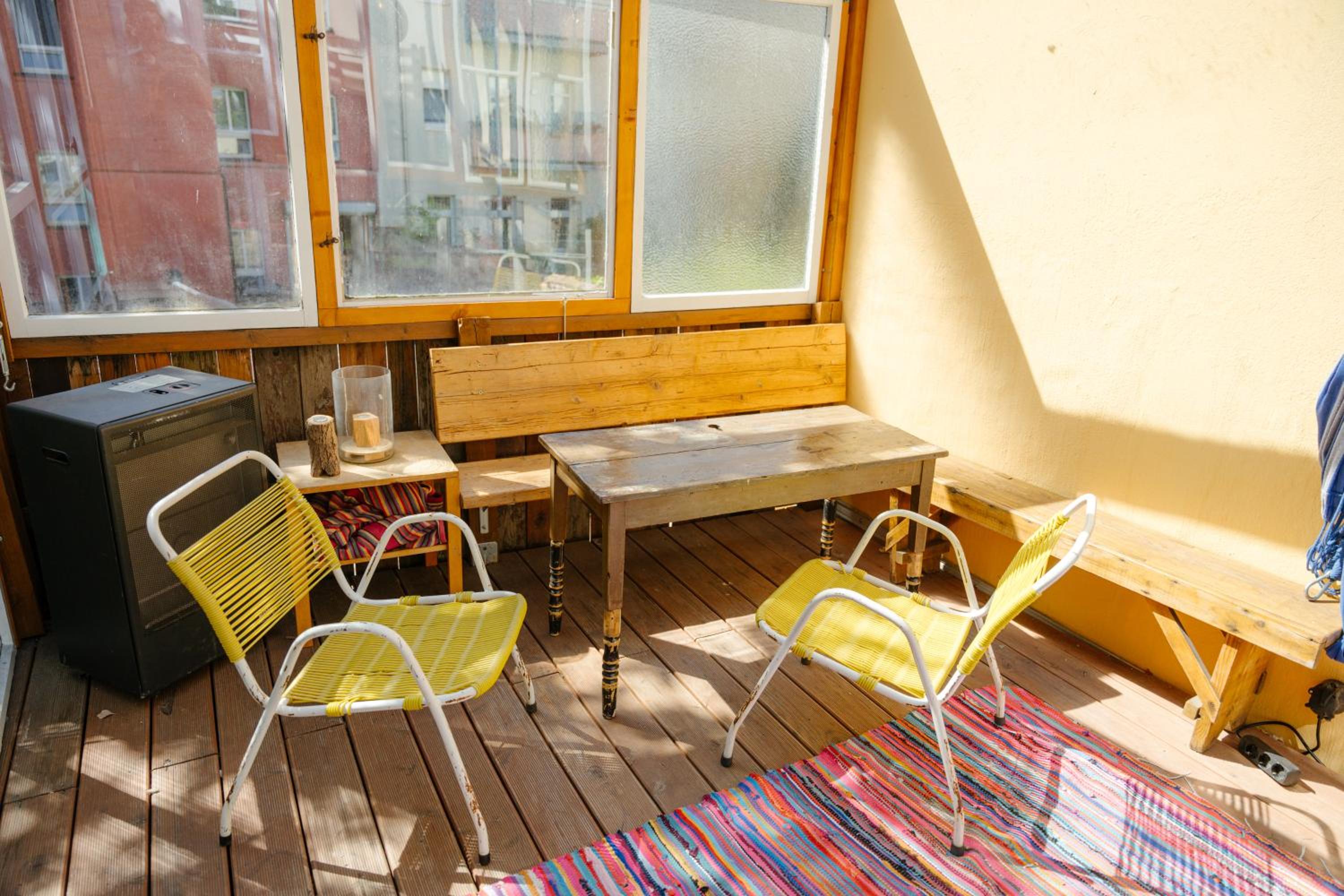 The Upholstery Tinyhouse Deluxe Eco Chalet Kreativ Citynah