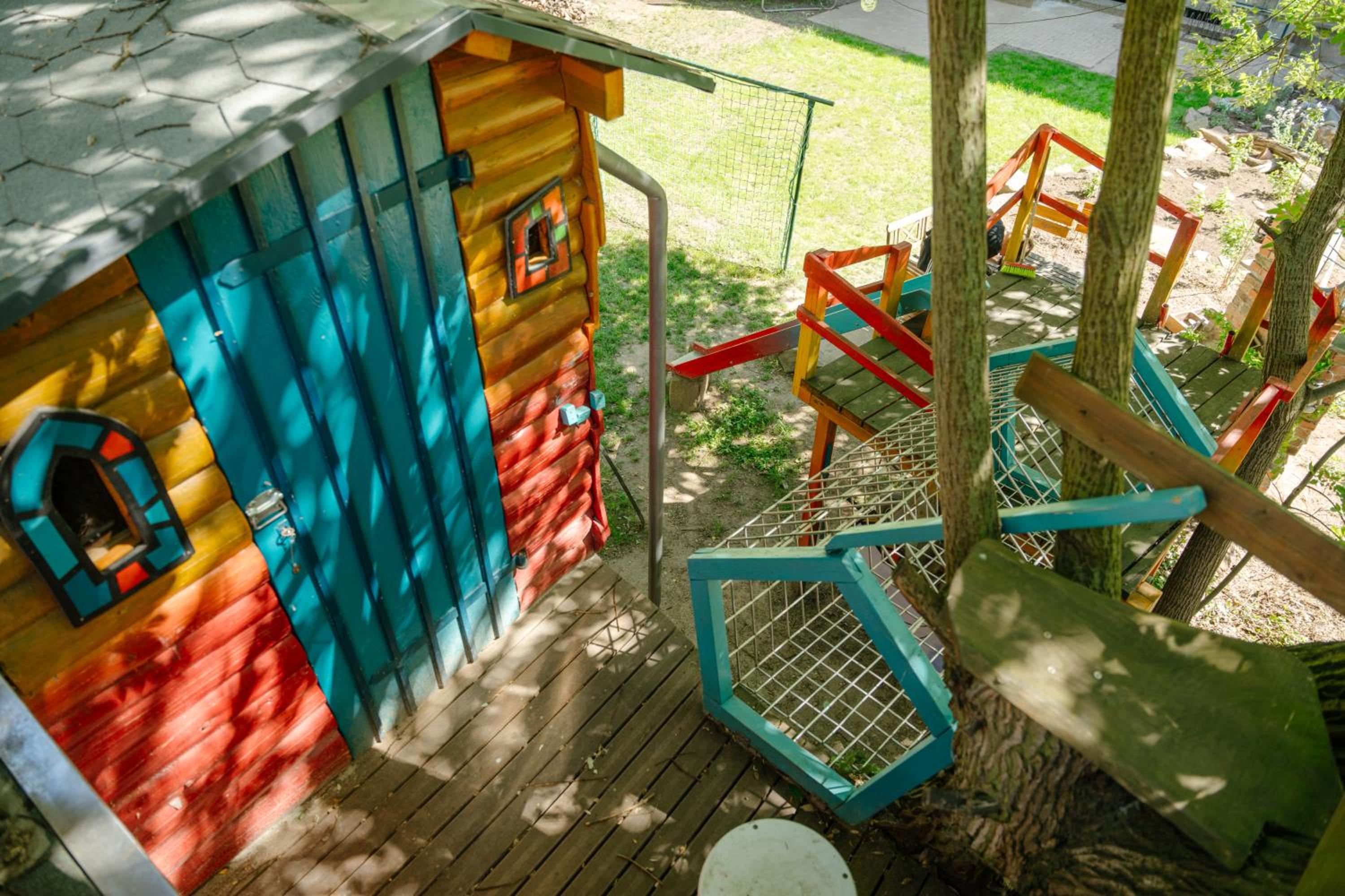 The Upholstery Tinyhouse Deluxe Eco Chalet Kreativ Citynah