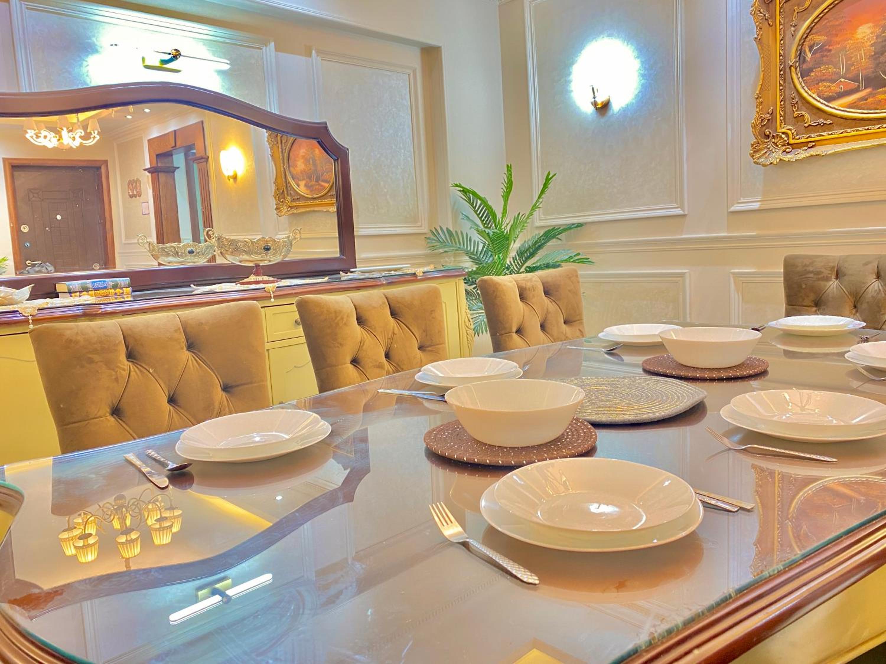 Ultra Luxury 3BR with Pools ,Sports ,Dining in Gated compound, Close to all sites