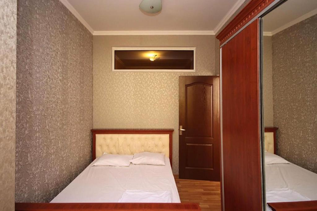 Comfy 2Bedroom Apartment on Nalbandyan Street,CENTRE