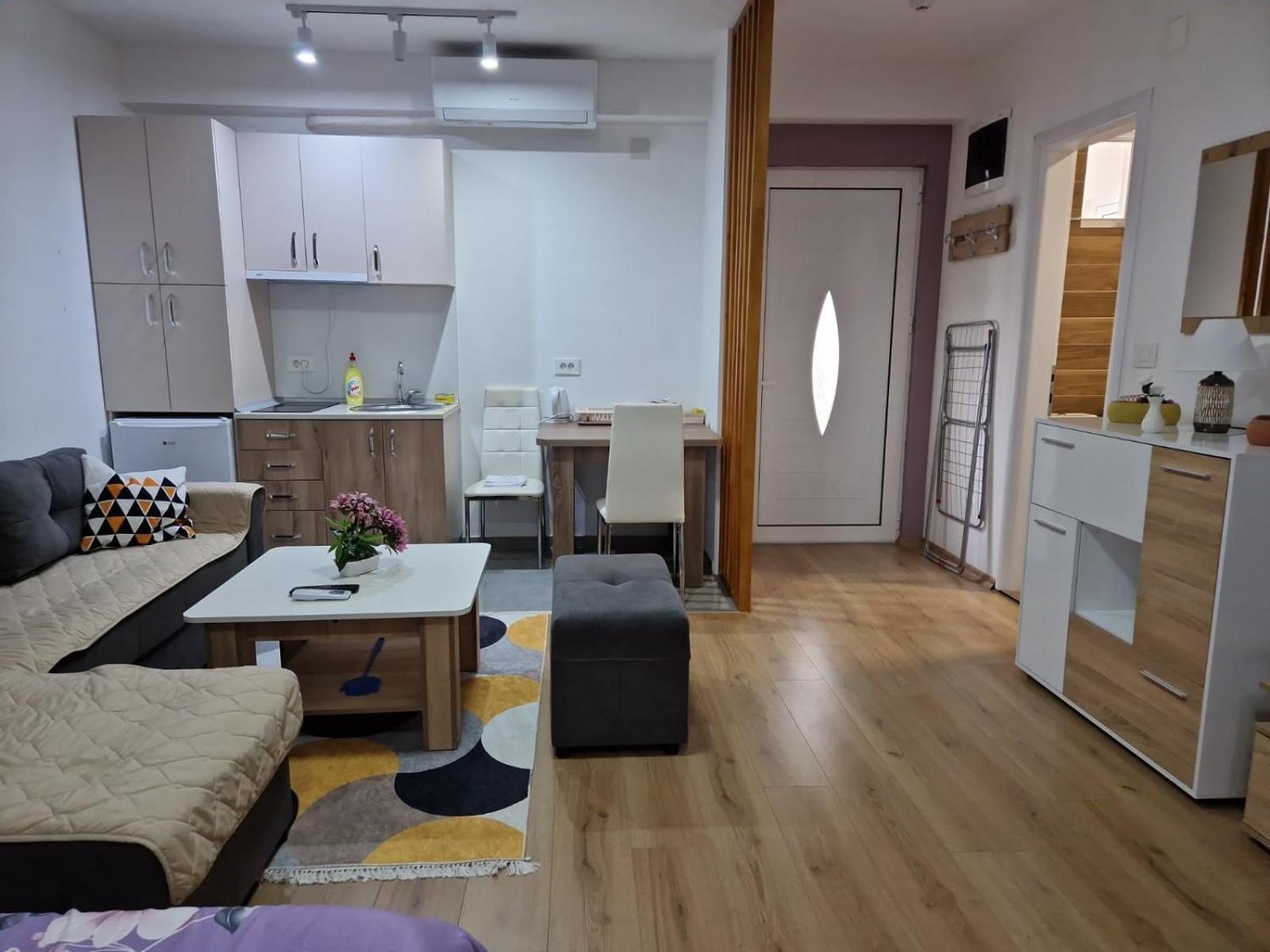 Emi Center Apartments