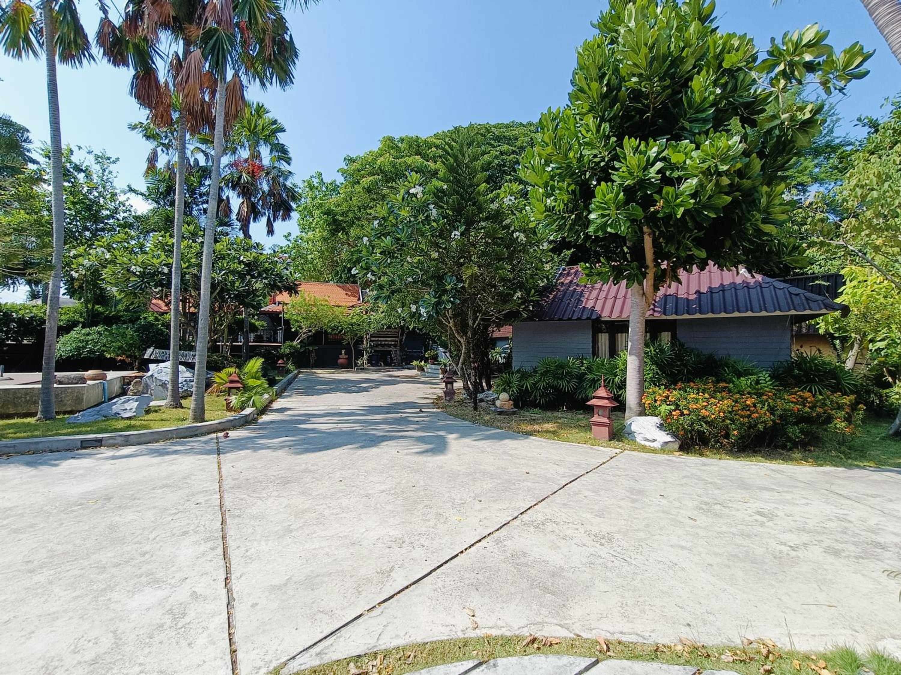 Inrawadee Resort