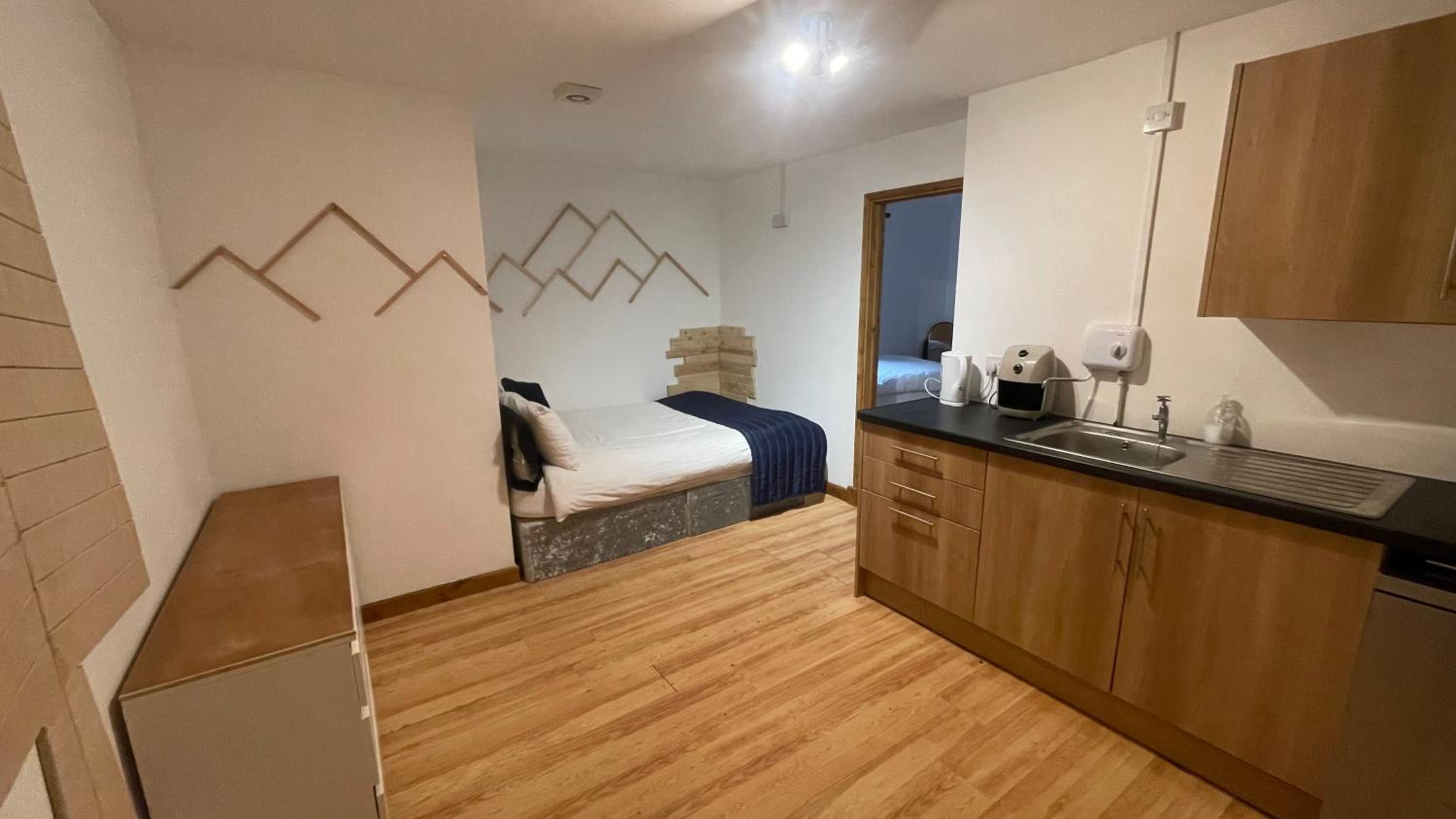 Hotel Bryn Bettws Lodge - Image 1