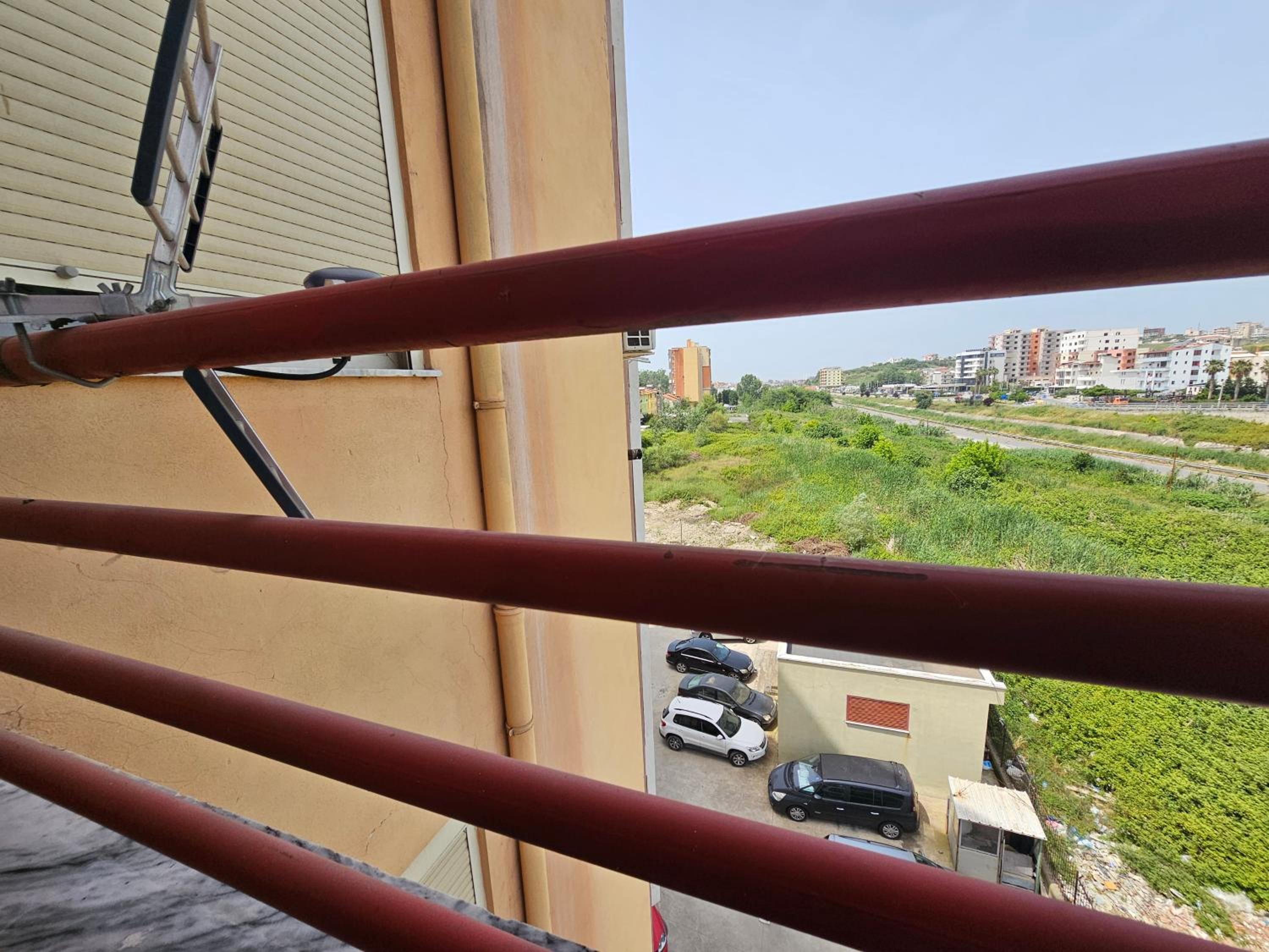 Bral Plepa - Two-Bedroom Apartment Beachfront