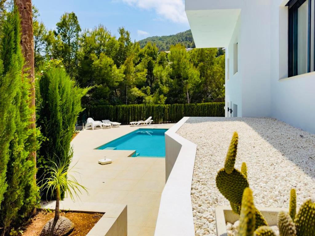 Calpe villa lujo playa piscina jardin barbacoa ideal familias y grupos