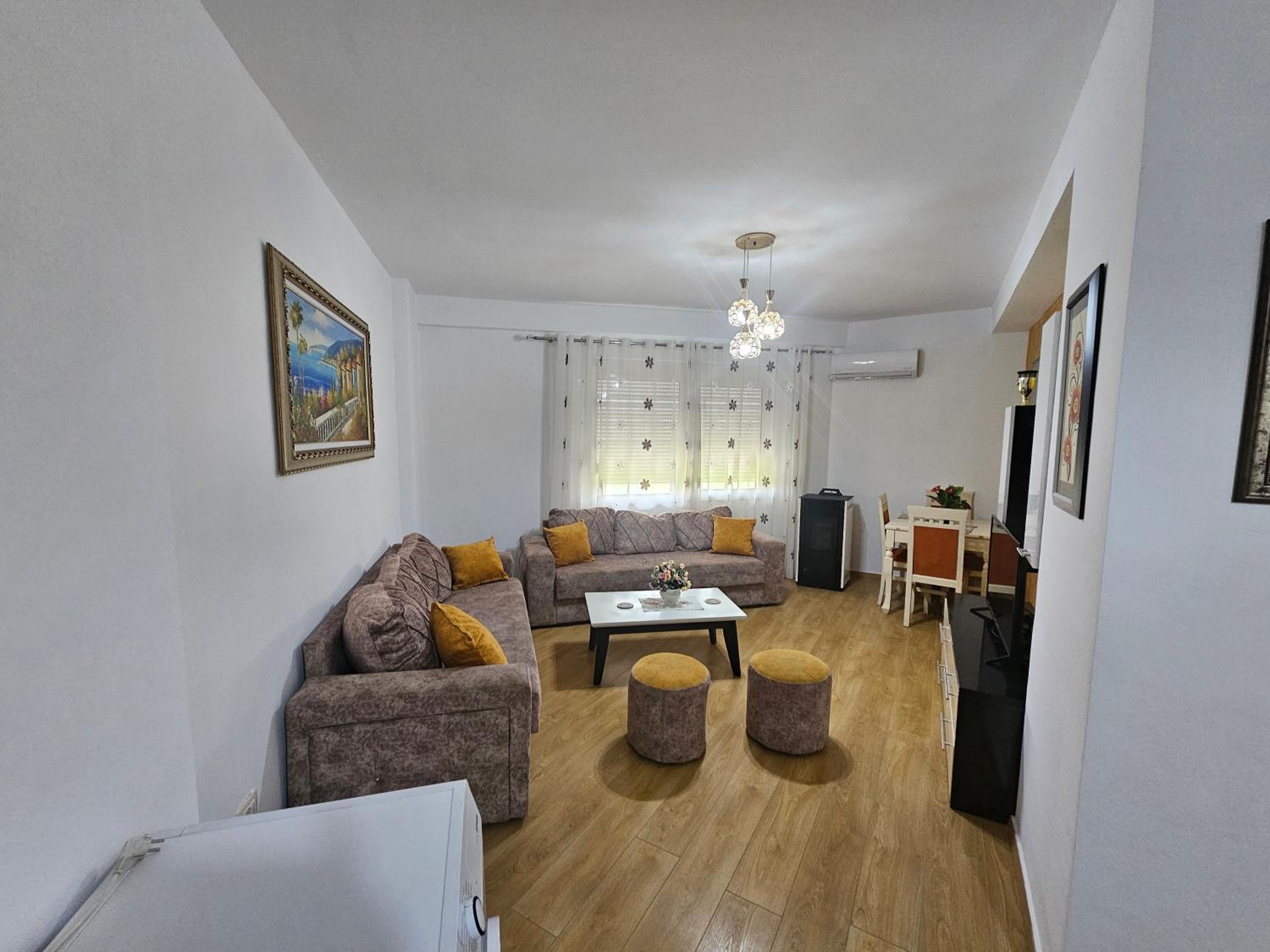 Bral Plepa - Two-Bedroom Apartment Beachfront