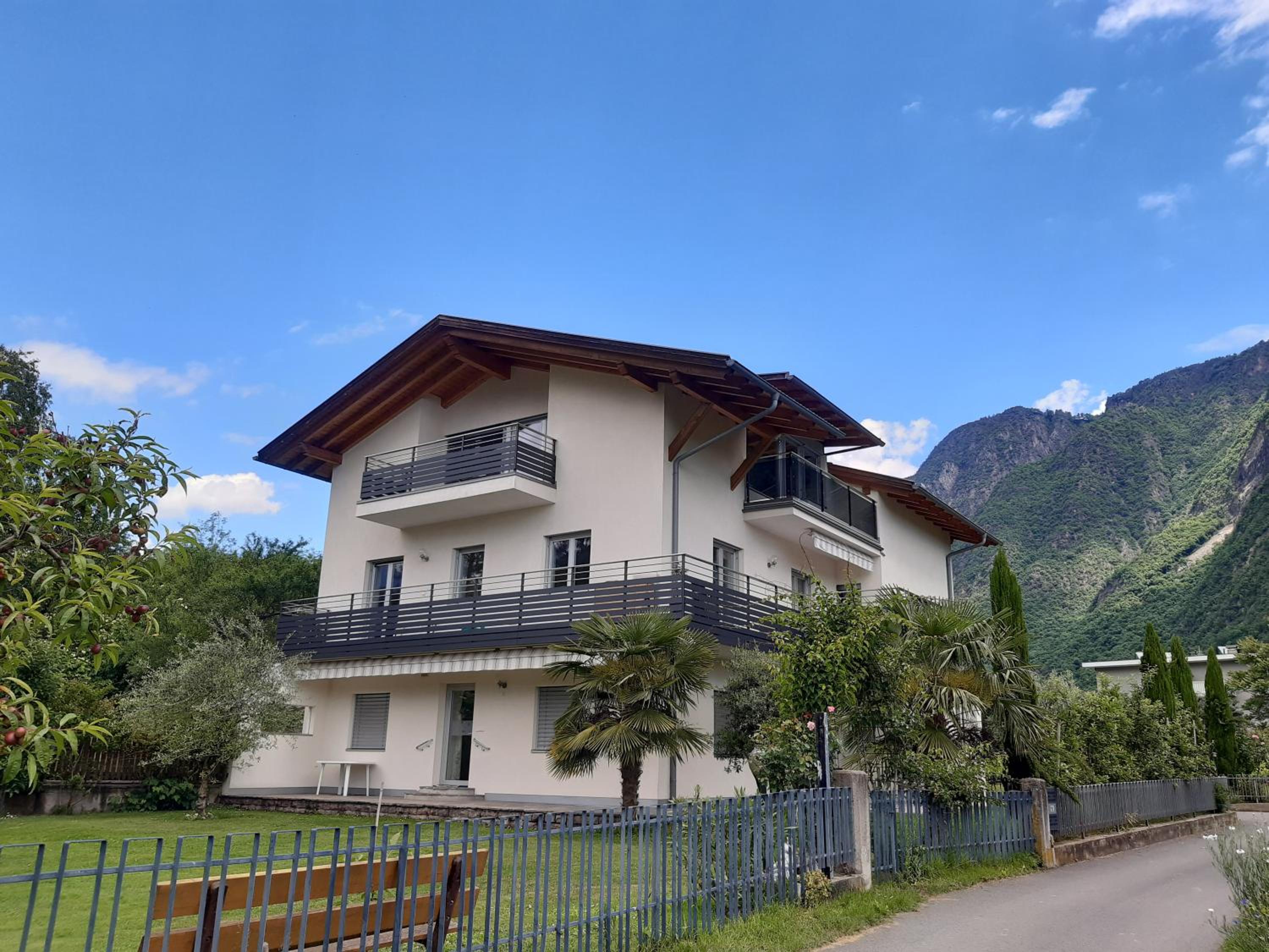Ferienwohnungen HÖLLERHOF in Terlan view 3
