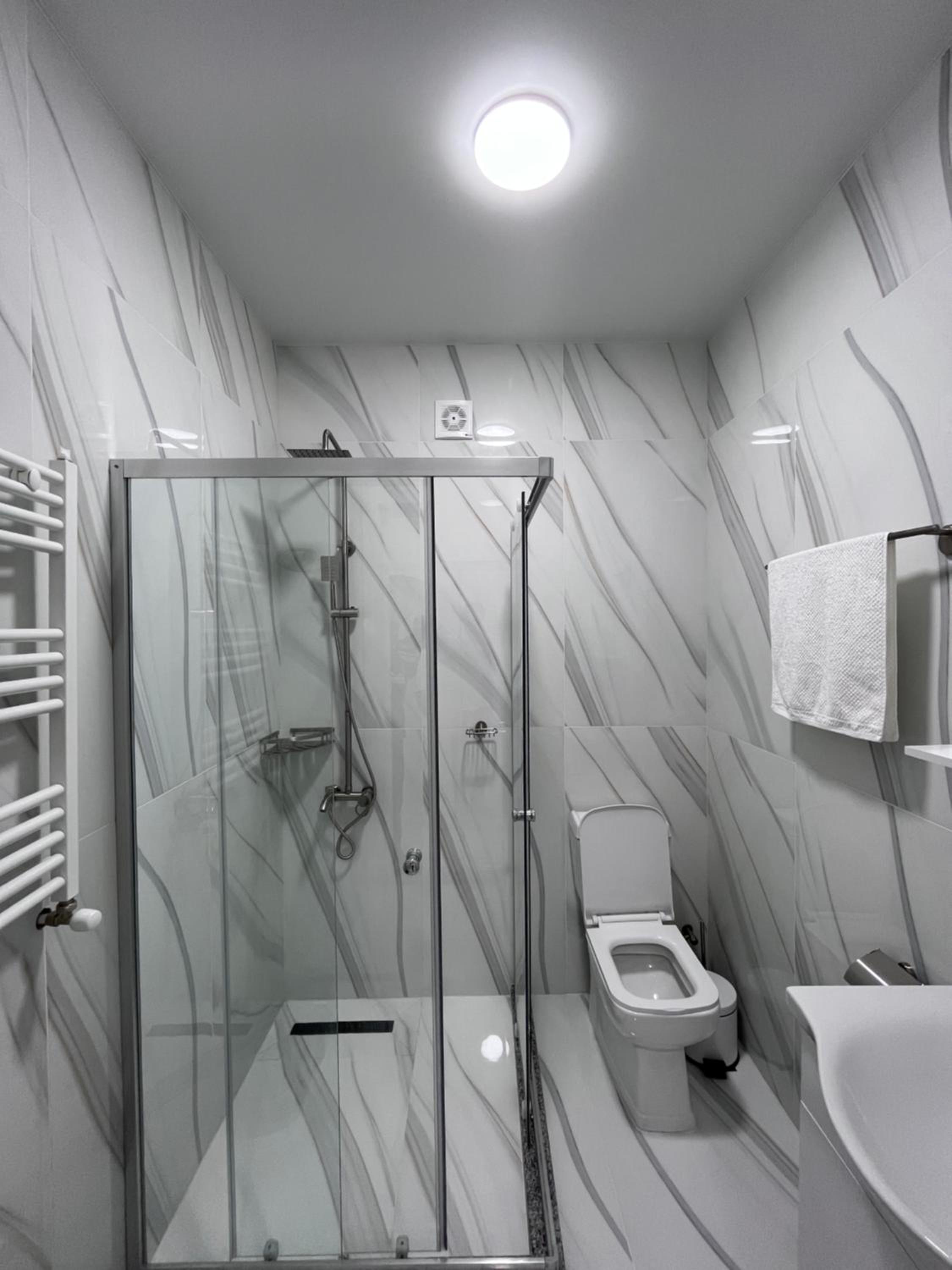 The Crystal White Apartment view 5