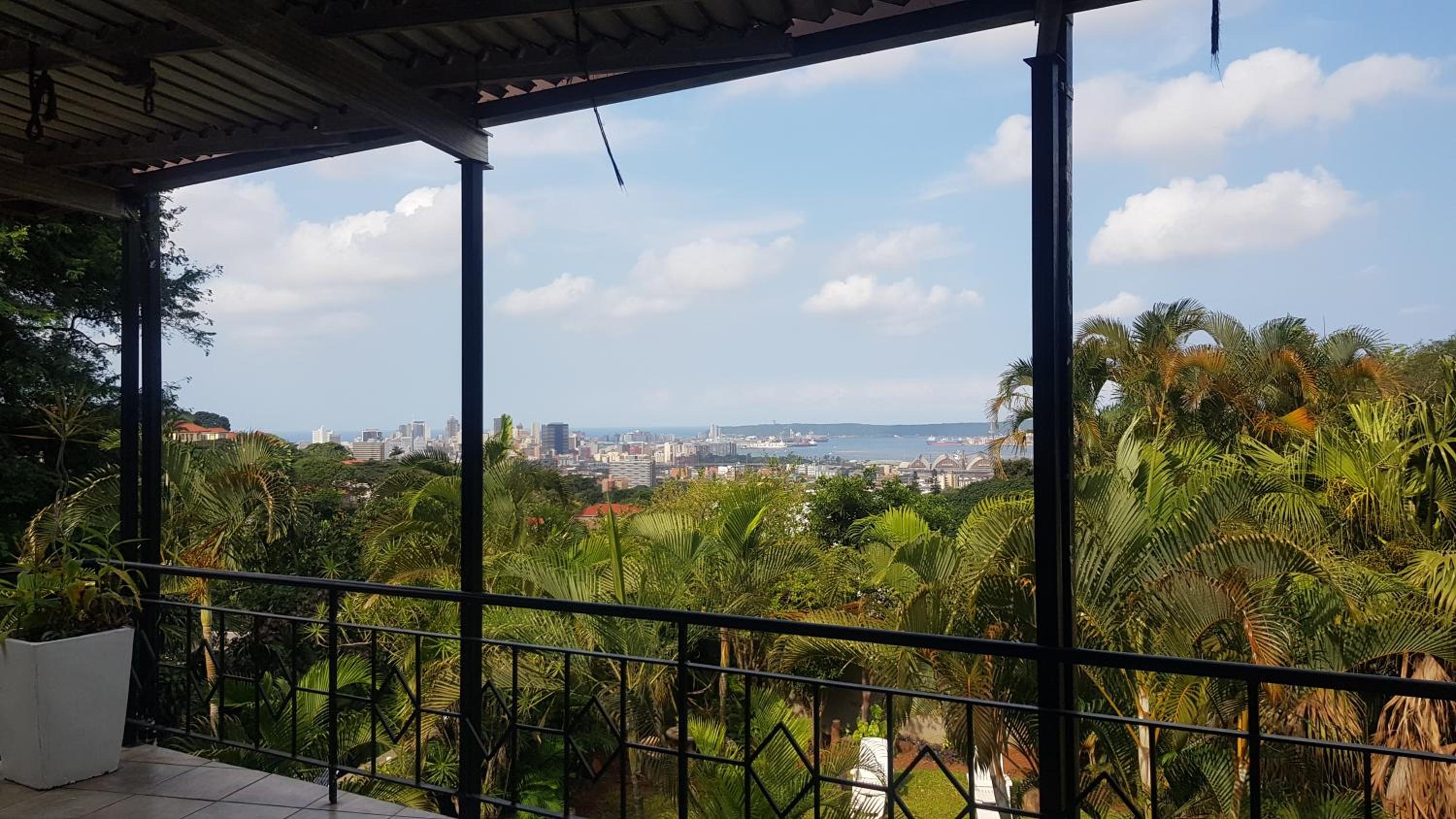 Hotel Multiplex with a view - Image 1